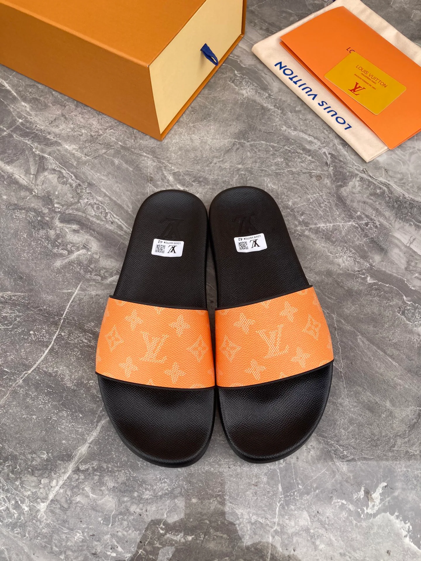 Шлепанцы Женские Louis Vuitton 5879840