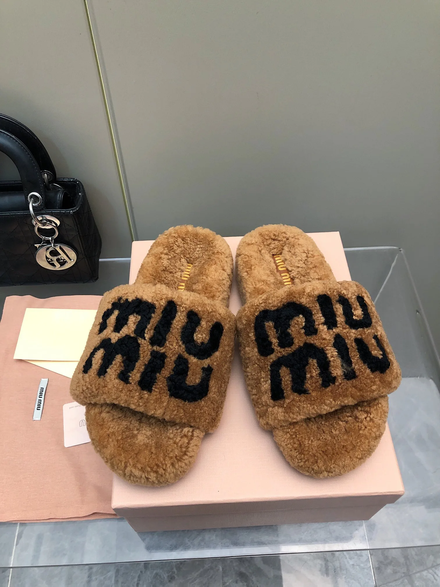 Тапочки Женские Miu Miu 17906994