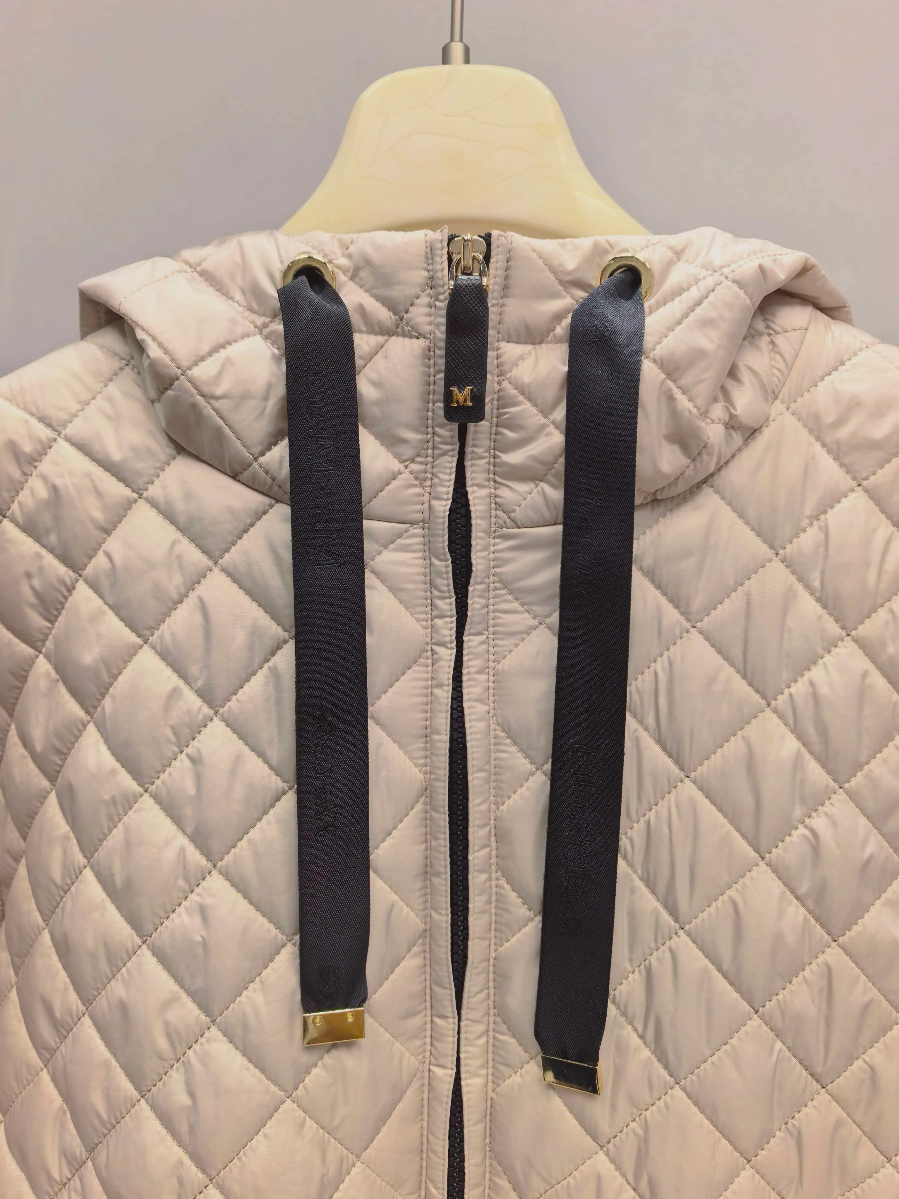 Куртки И Пуховики Женские Max Mara 18829069
