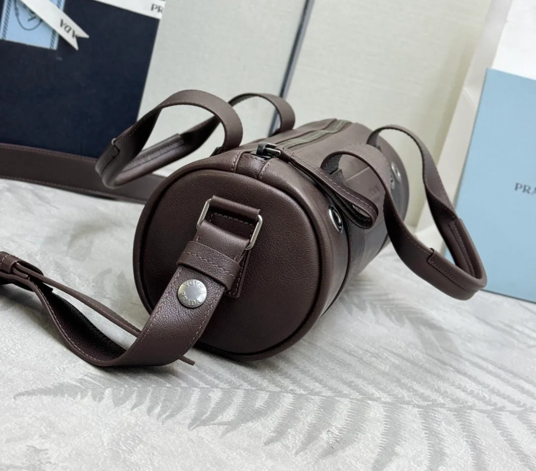 Классические Сумки Женские Prada 11462429