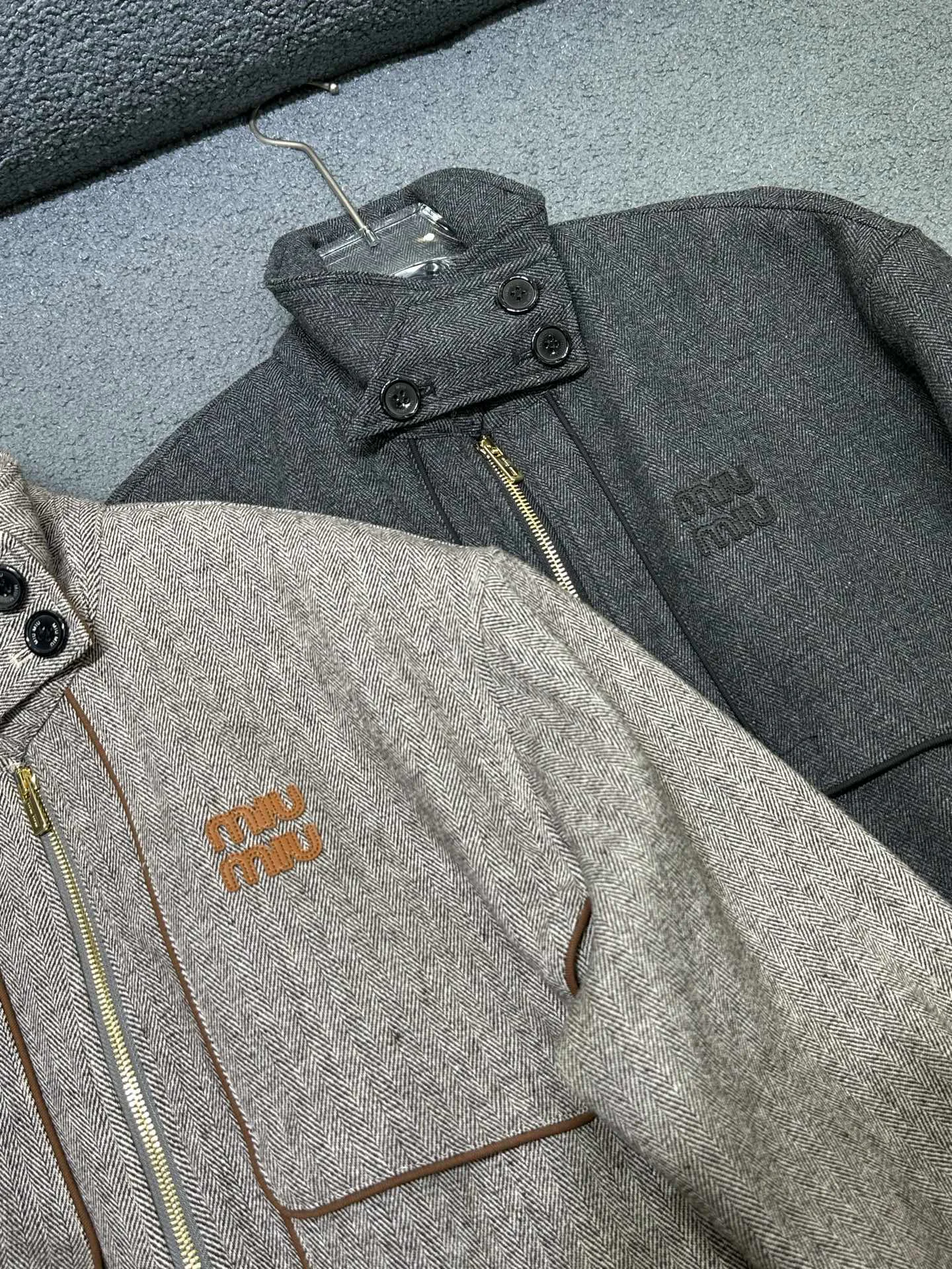 Куртки И Пуховики Женские Miu Miu 18594355