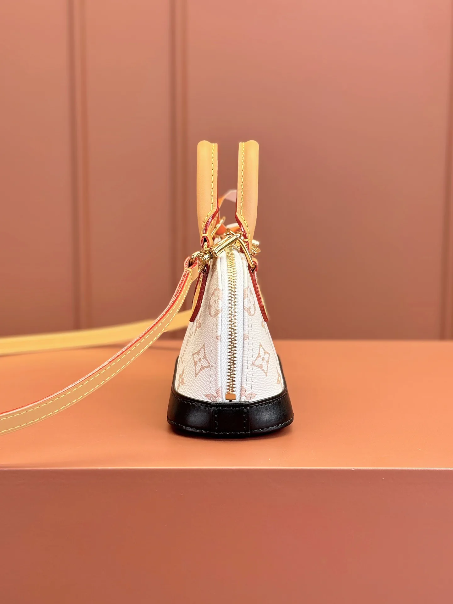 Классические Сумки Женские Louis Vuitton 12622374