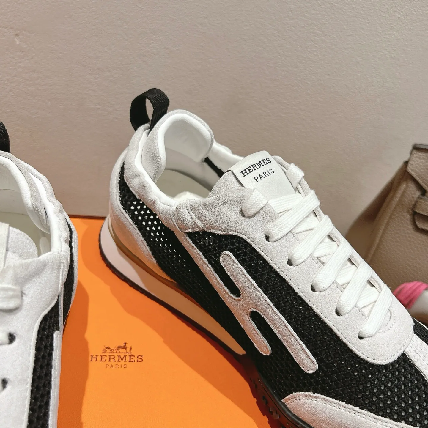 Кроссовки Женские Hermes 10189028