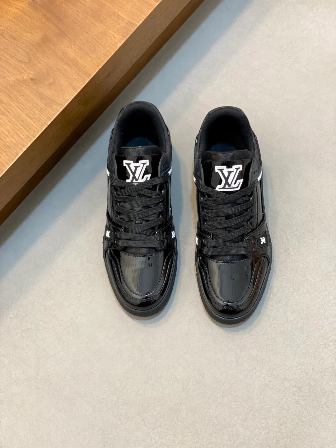 Кроссовки Мужские Louis Vuitton 860670