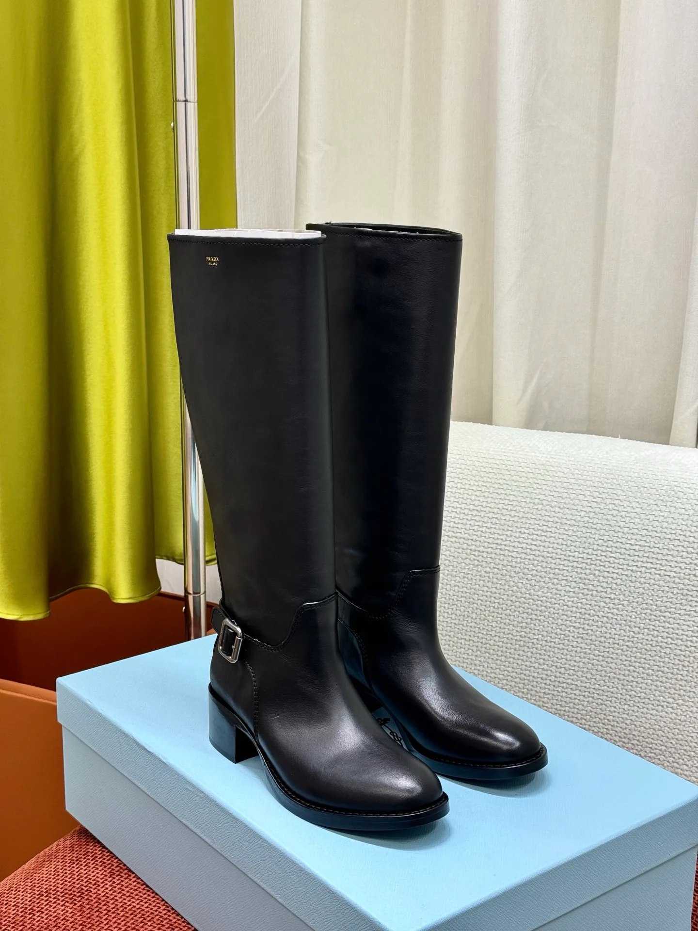 Сапоги Женские Prada 19105746