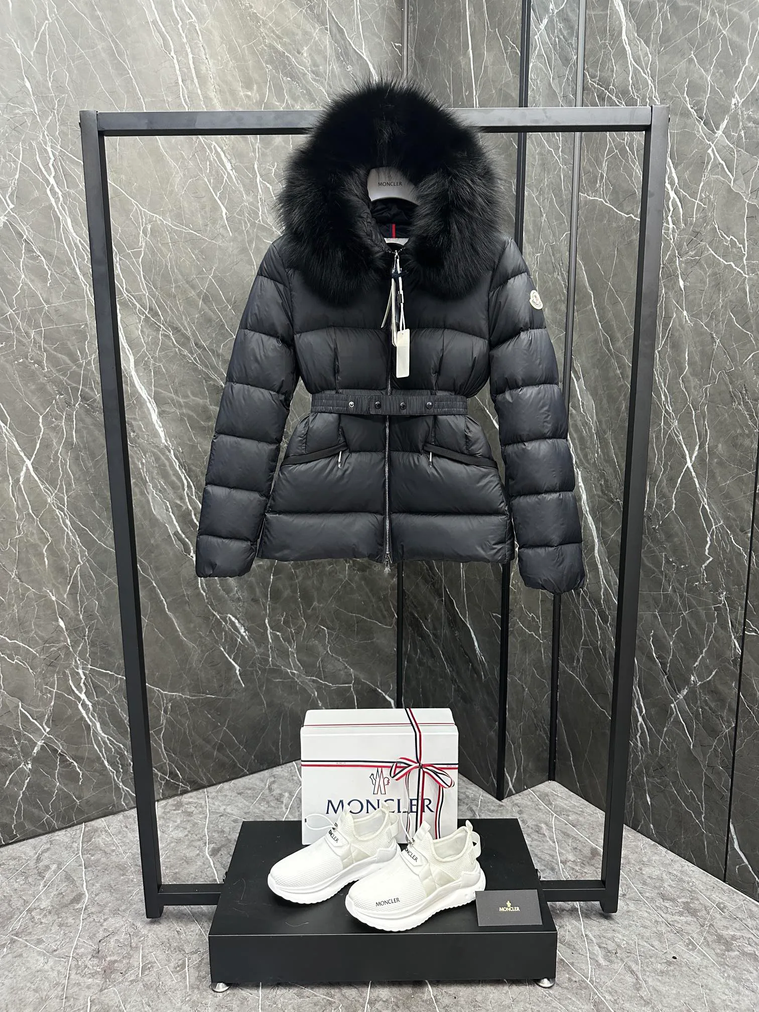 Куртки И Пуховики Женские Moncler 18615222
