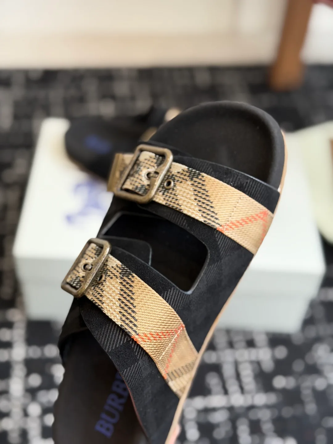 Шлепанцы Женские Burberry 17075329