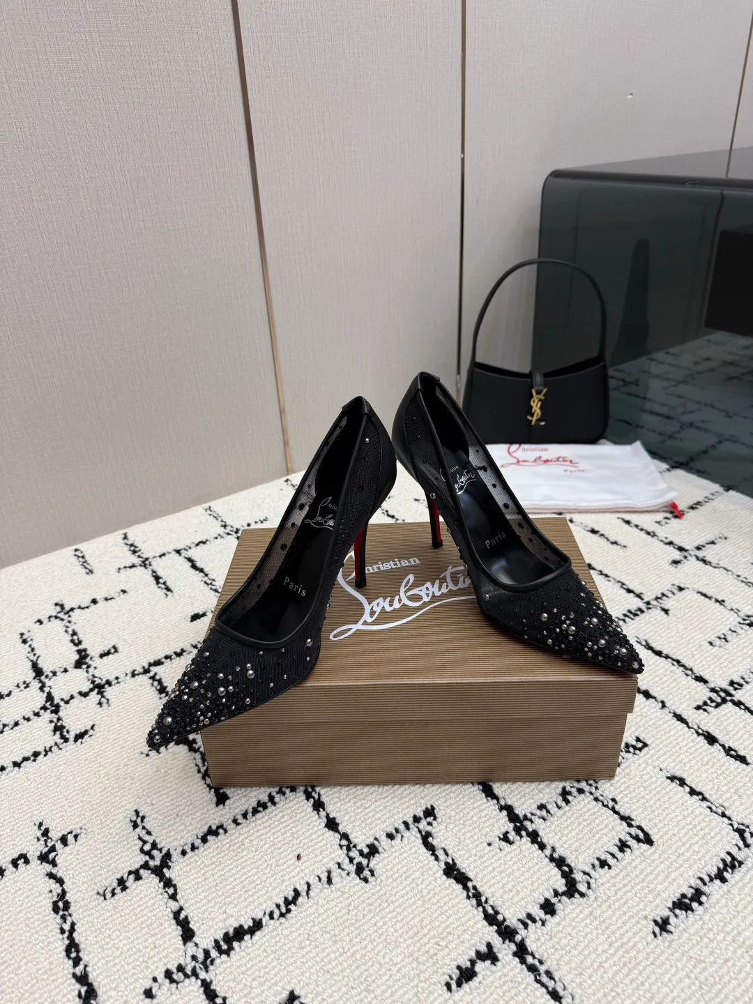 Туфли Женские Christian Louboutin 16926571
