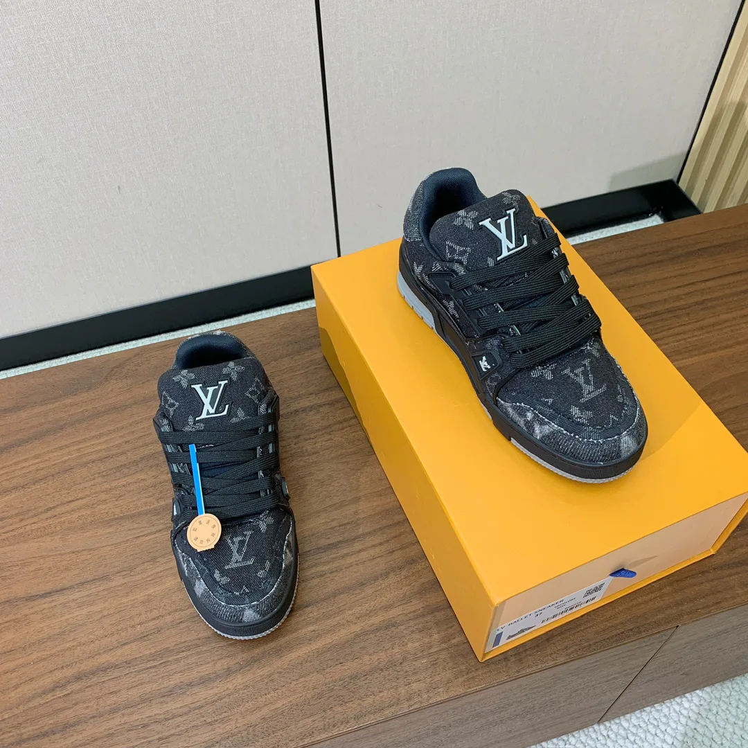 Кроссовки Женские Louis Vuitton 10236197