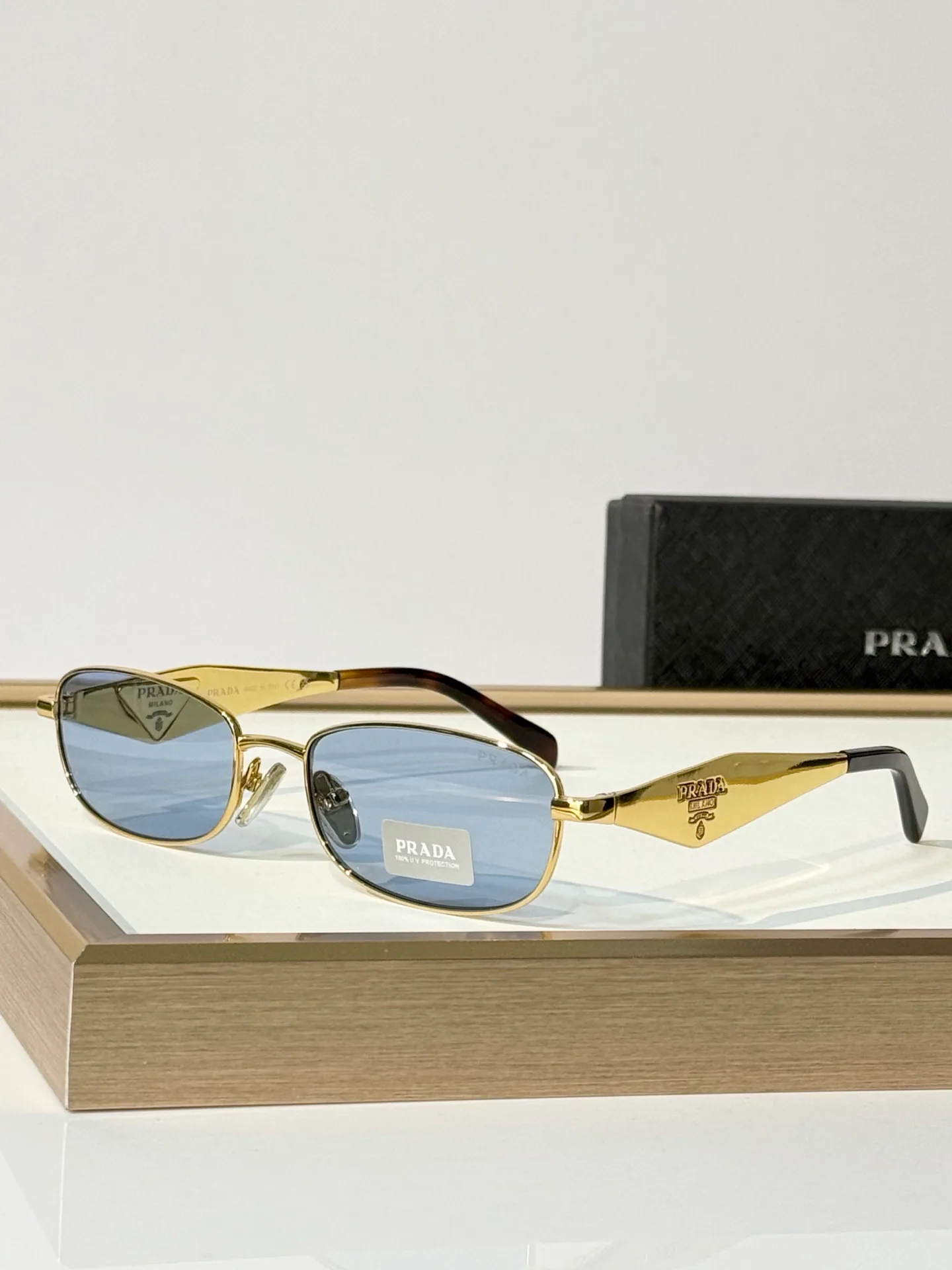 Очки Prada 18404815