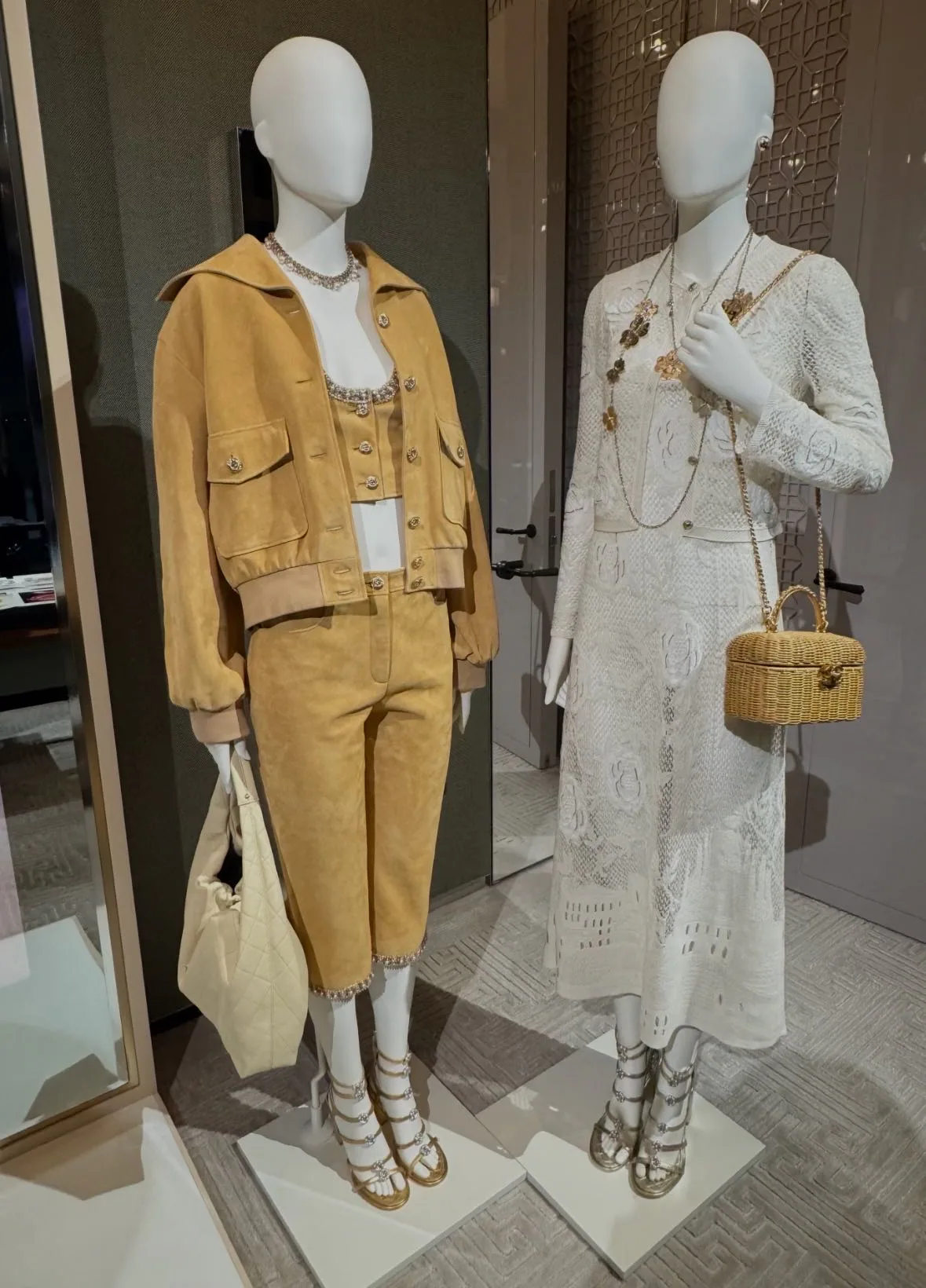 Кожаные Куртки И Дублёнки Женские Chanel 18131547