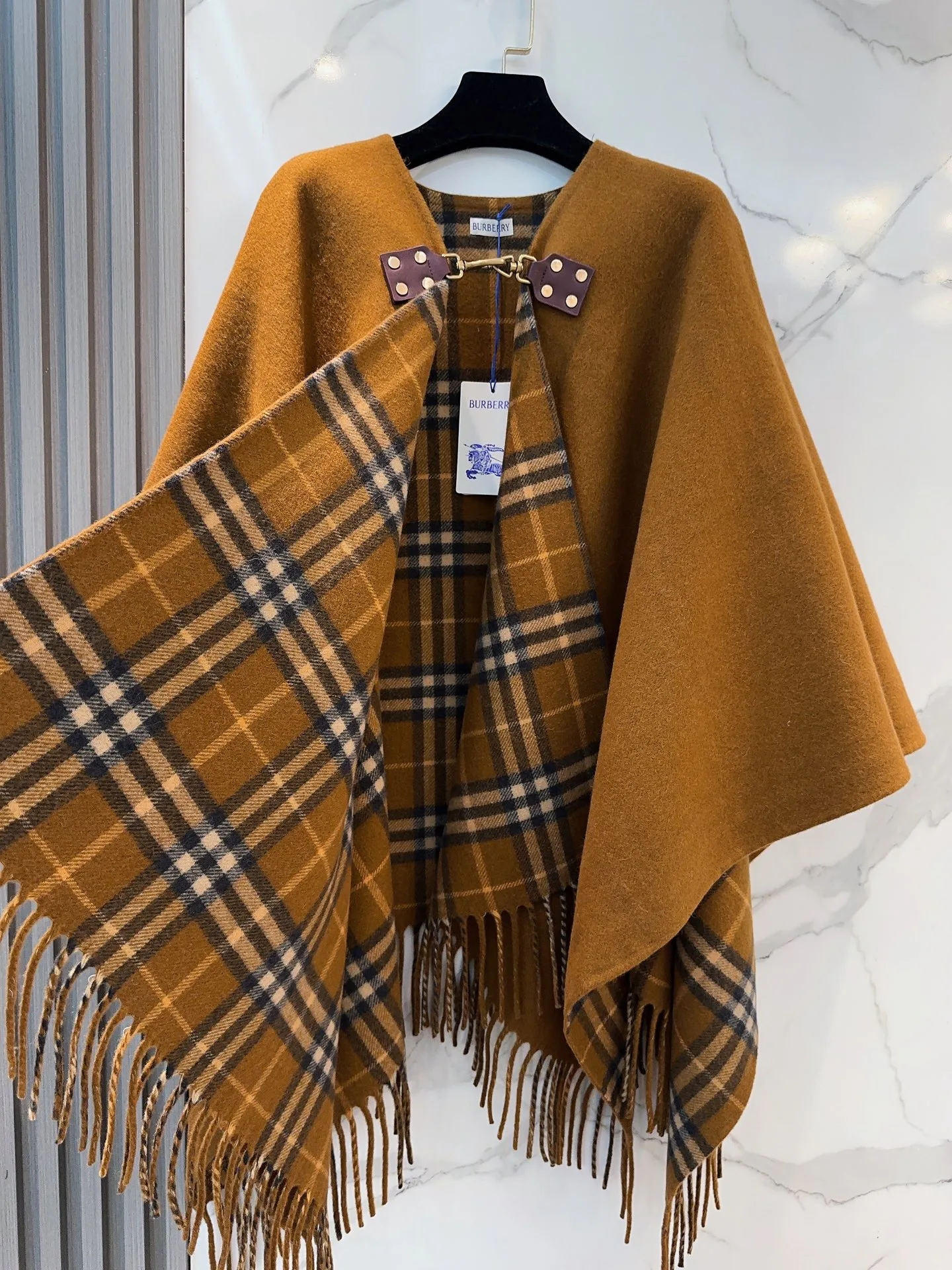 Пальто Женские Burberry 18401229