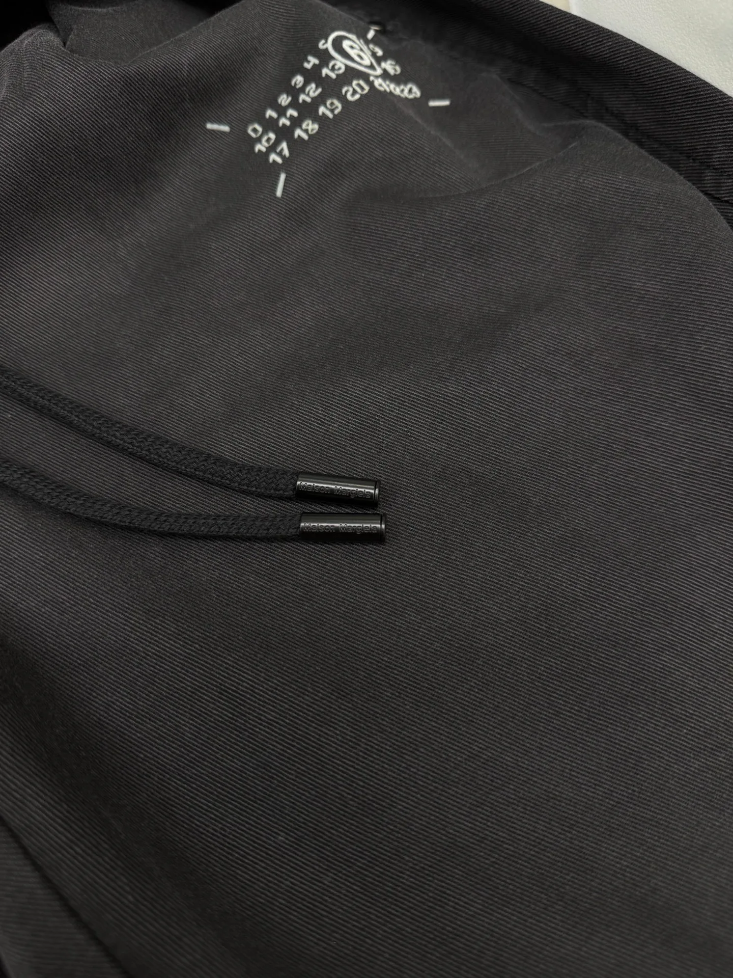 Брюки Мужские Maison Margiela 17065770