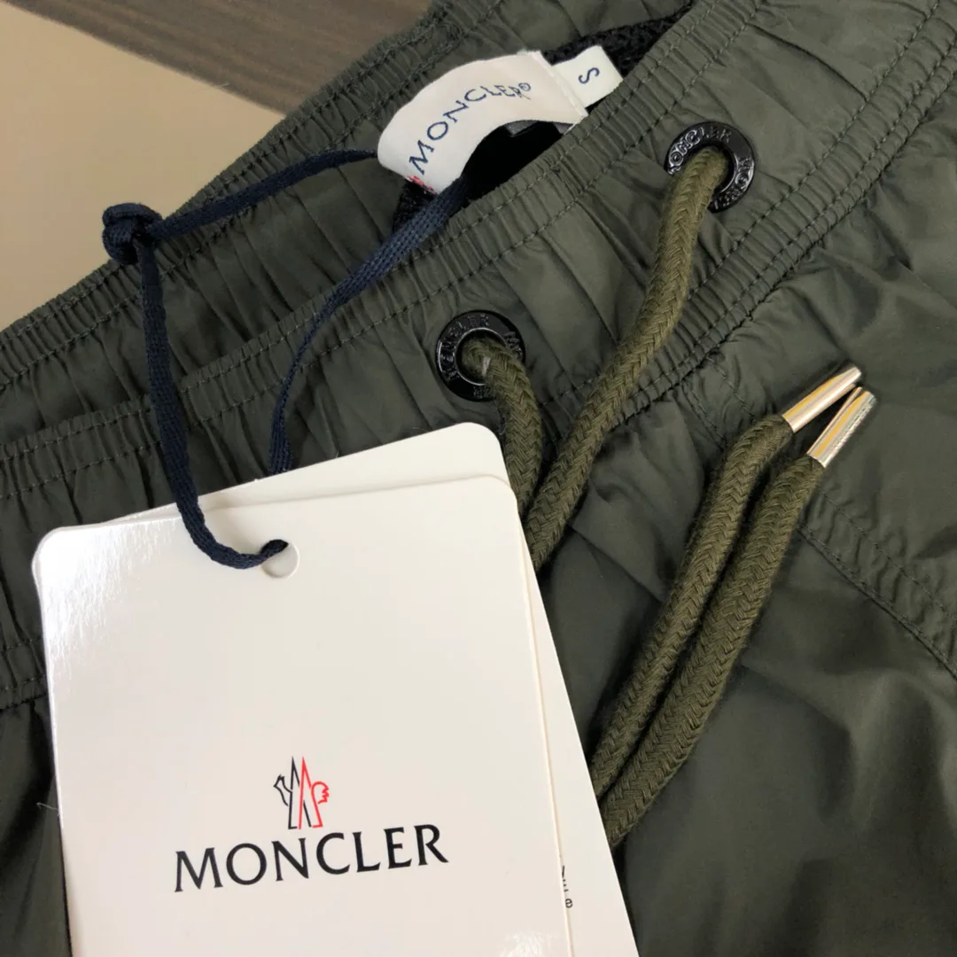Шорты Мужские Moncler 11239103