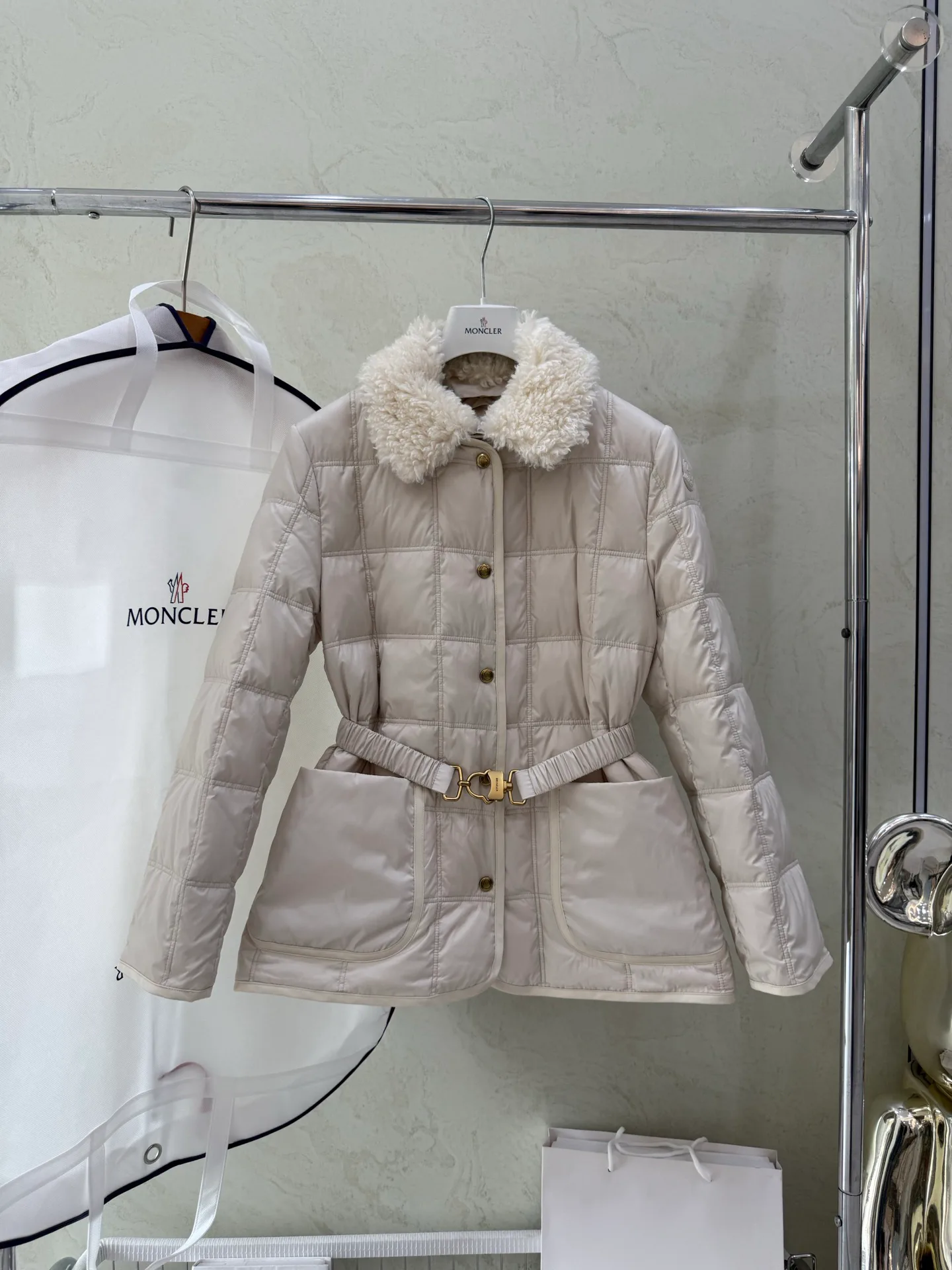 Куртки И Пуховики Мужские Moncler 17937835