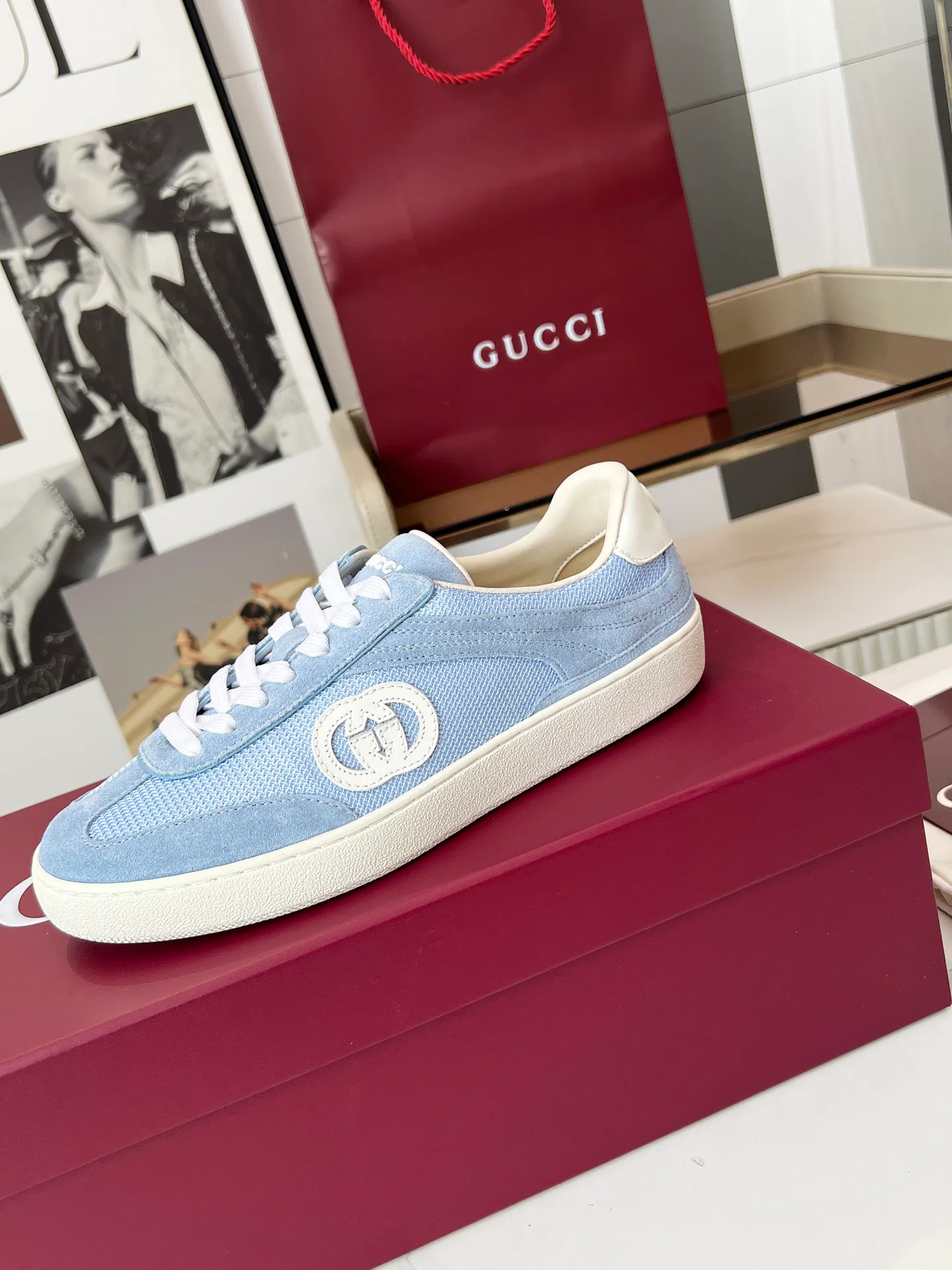 Кроссовки Женские Gucci 17620390