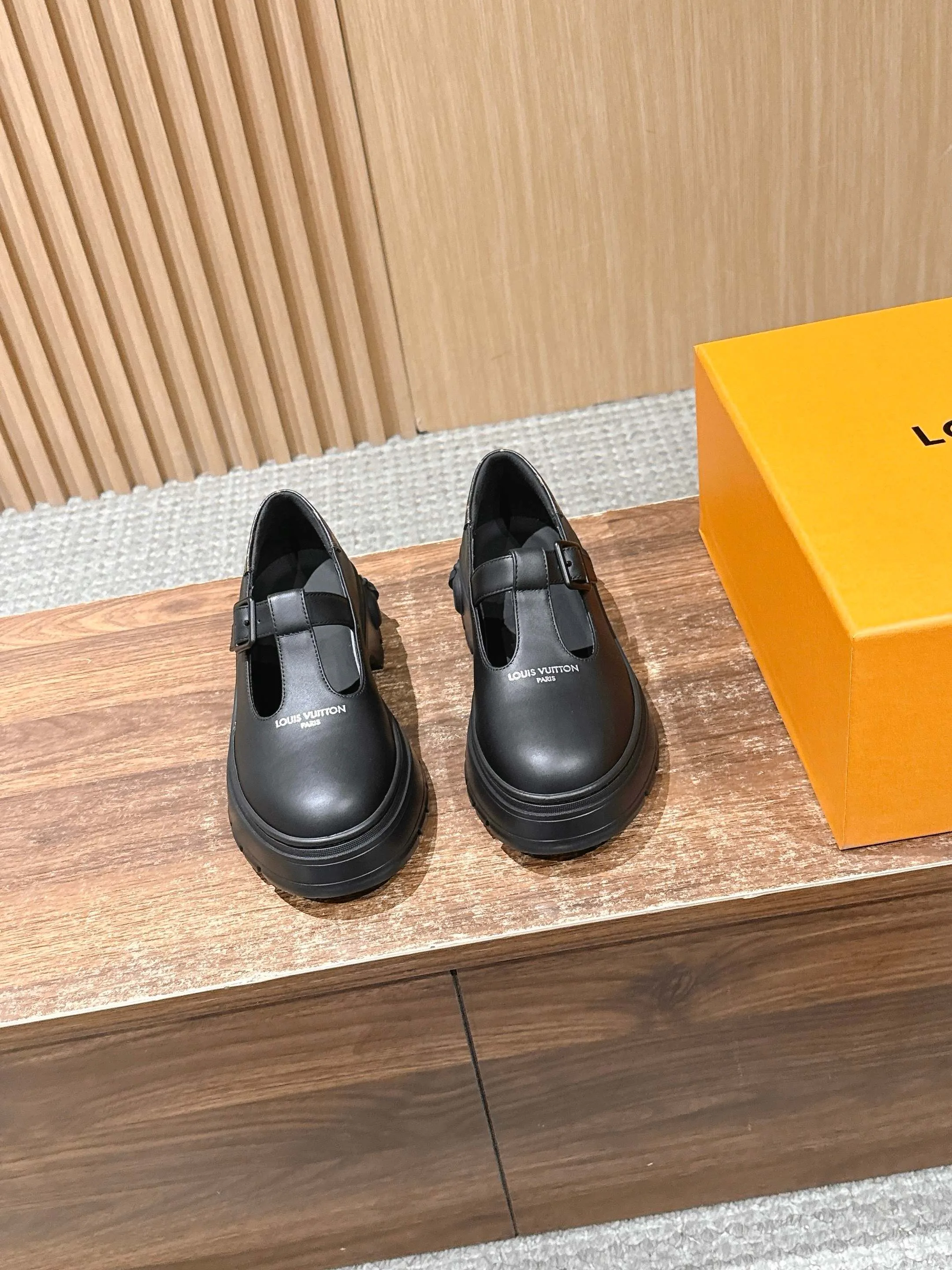 Туфли Женские Louis Vuitton 4385829