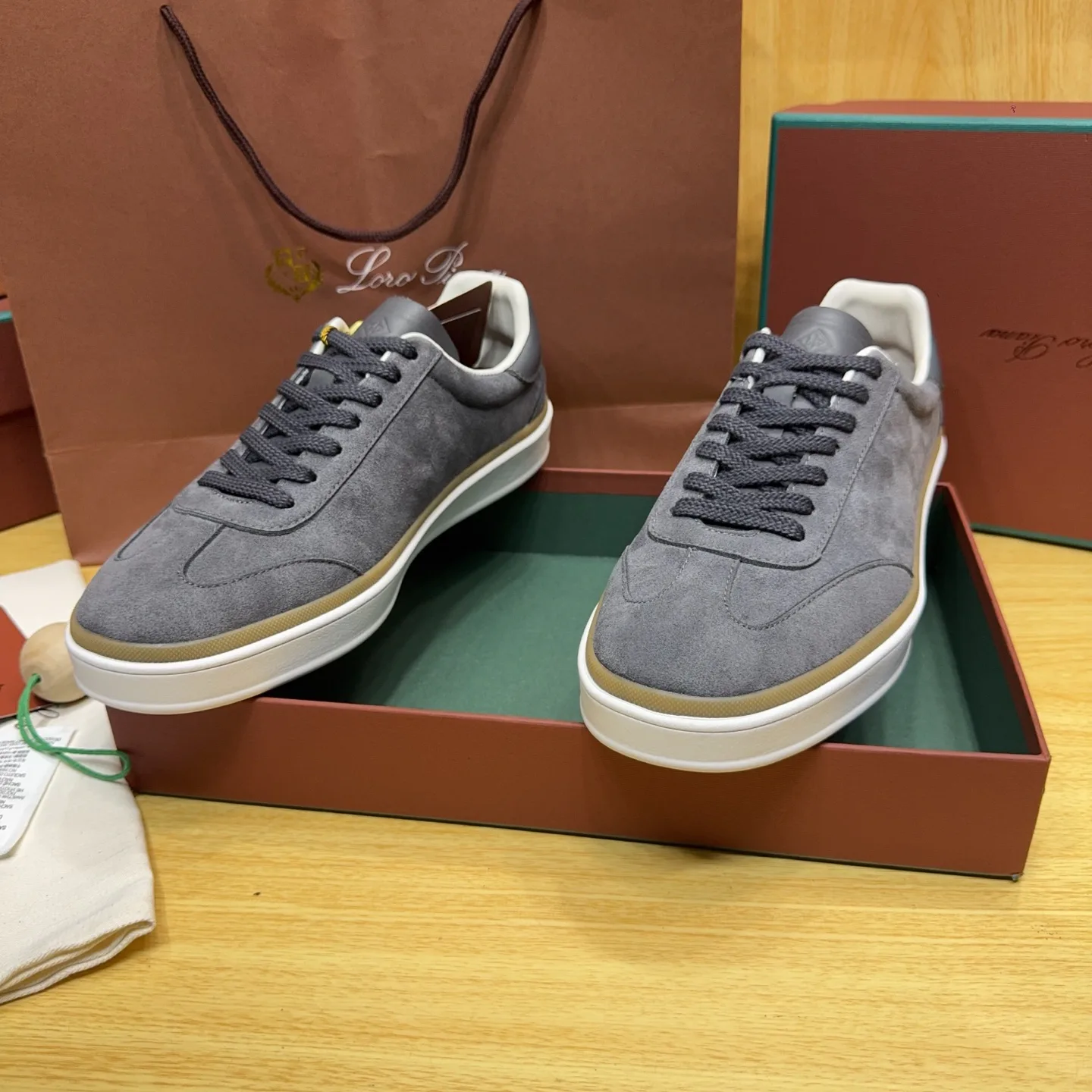 Кроссовки Женские Loro Piana 18263650