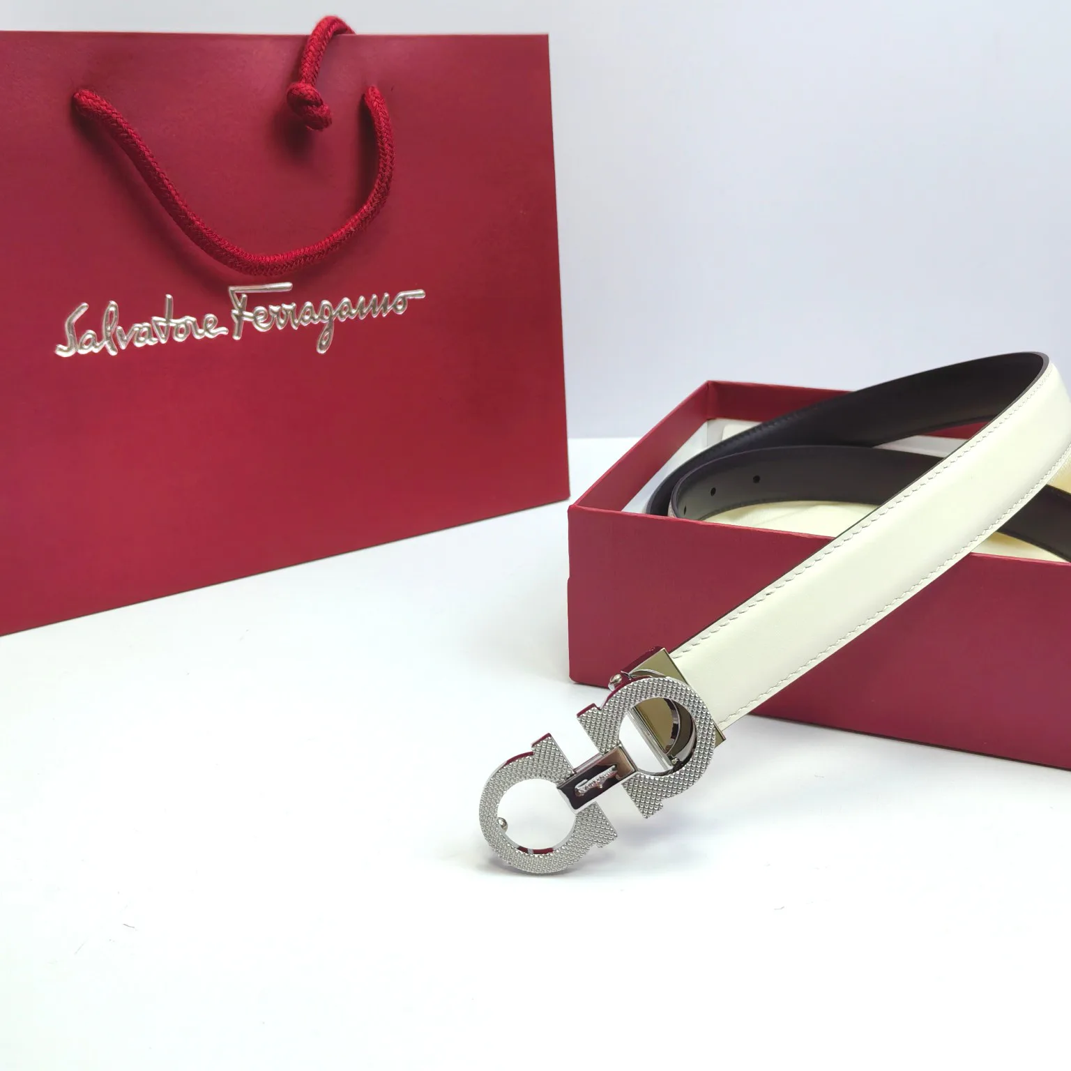 Поясные Сумки Женские Salvatore Ferragamo 11886334