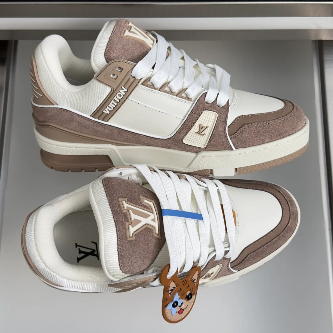 Кроссовки Женские Louis Vuitton 17950308