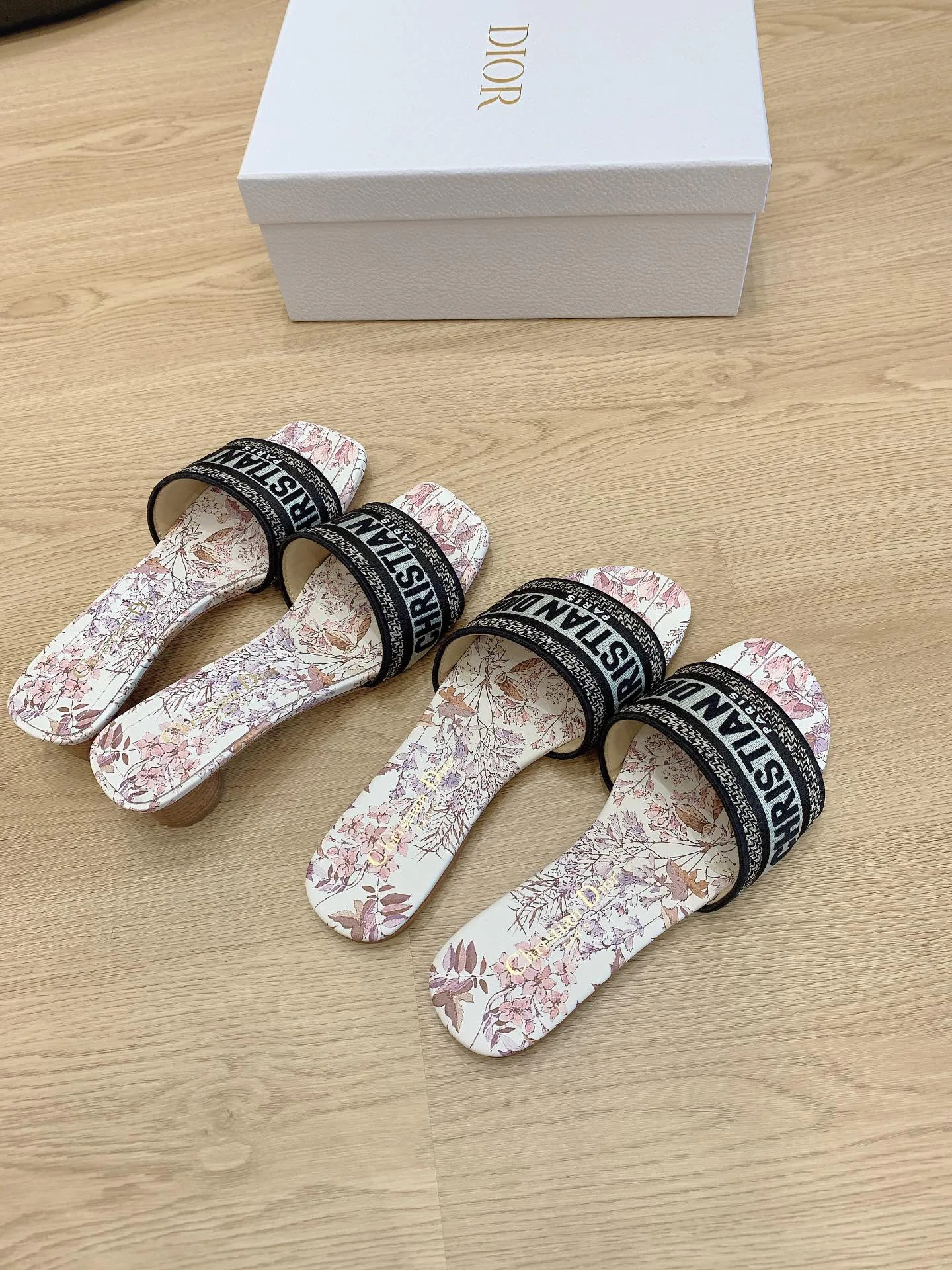Шлепанцы Женские Christian Dior 11252548