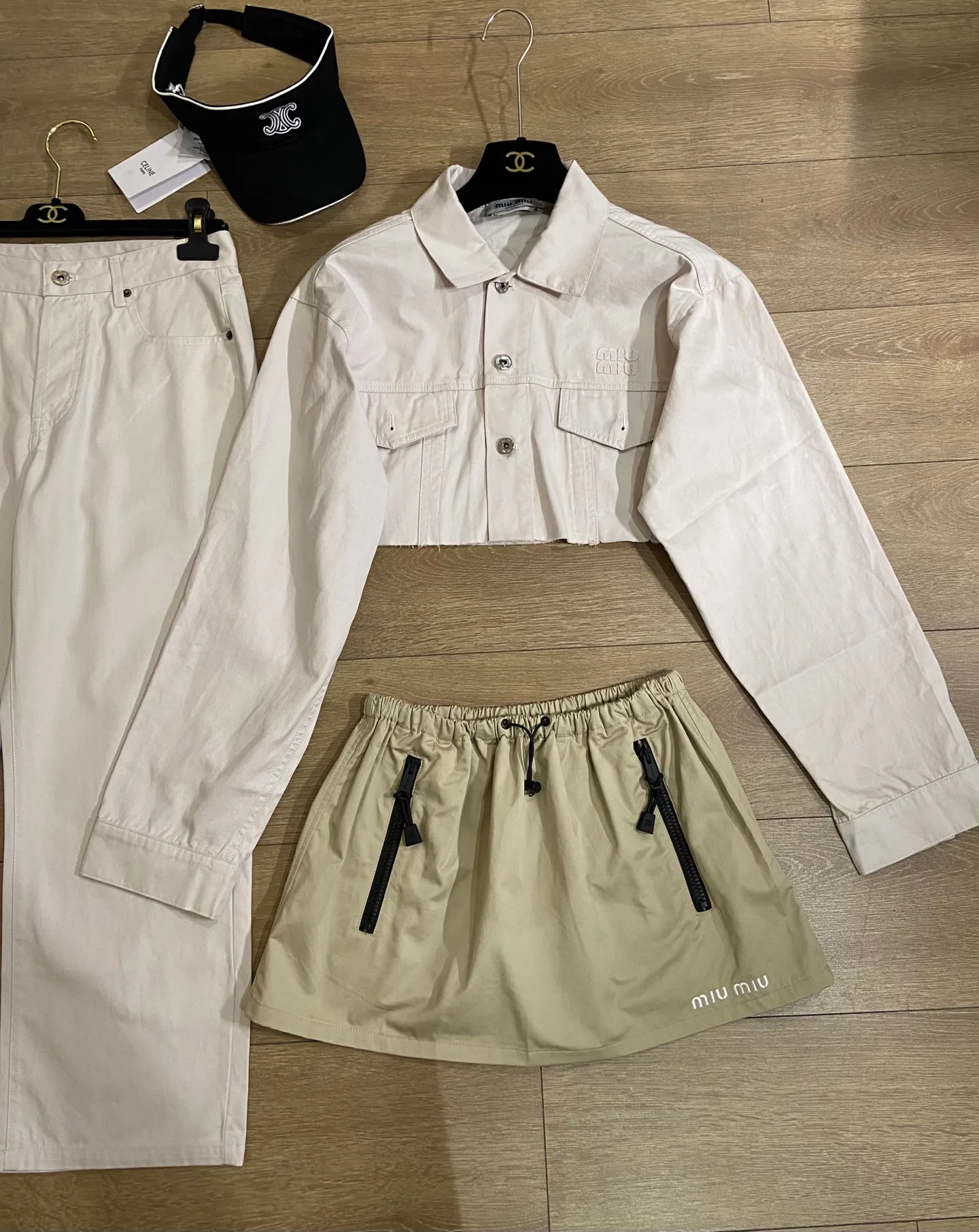 Куртки И Пуховики Женские Miu Miu 17687380