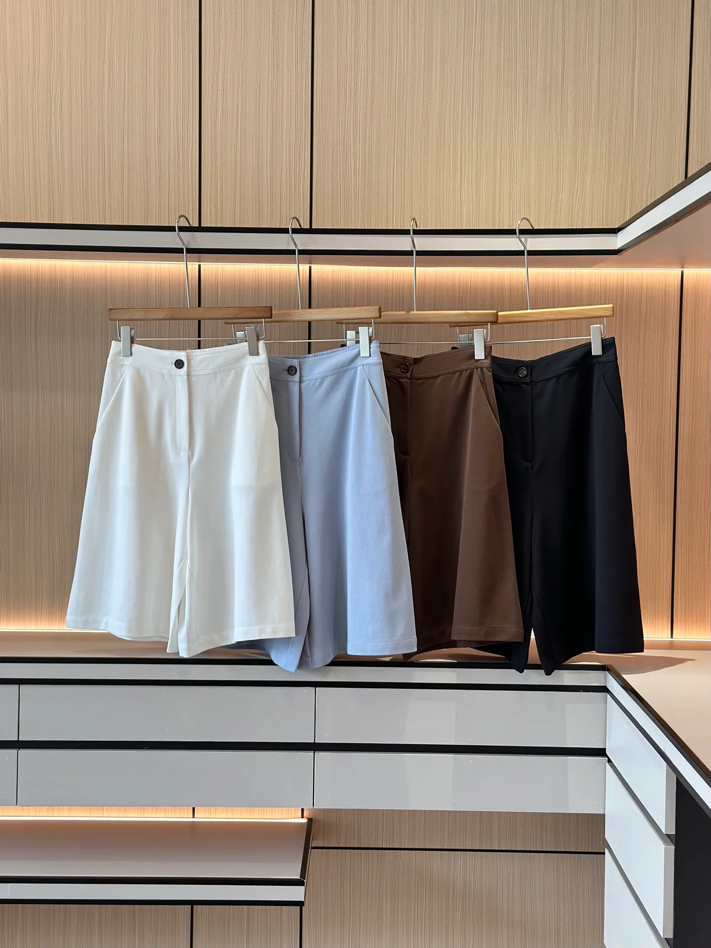 Шорты Женские Brunello Cucinelli 13288775