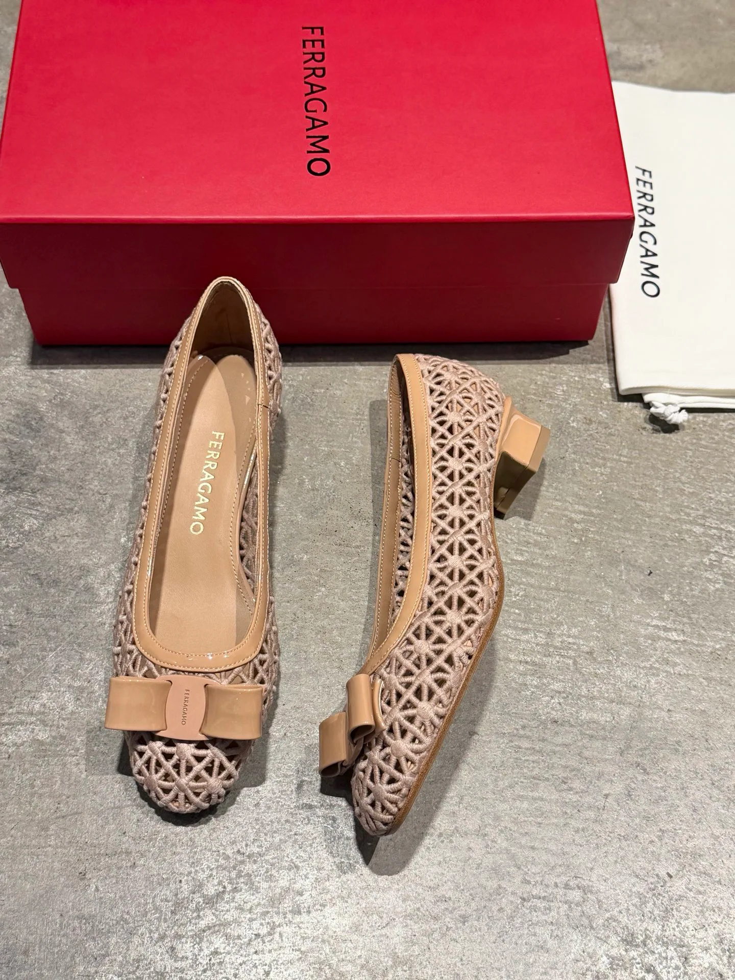 Туфли Женские Salvatore Ferragamo 17642582