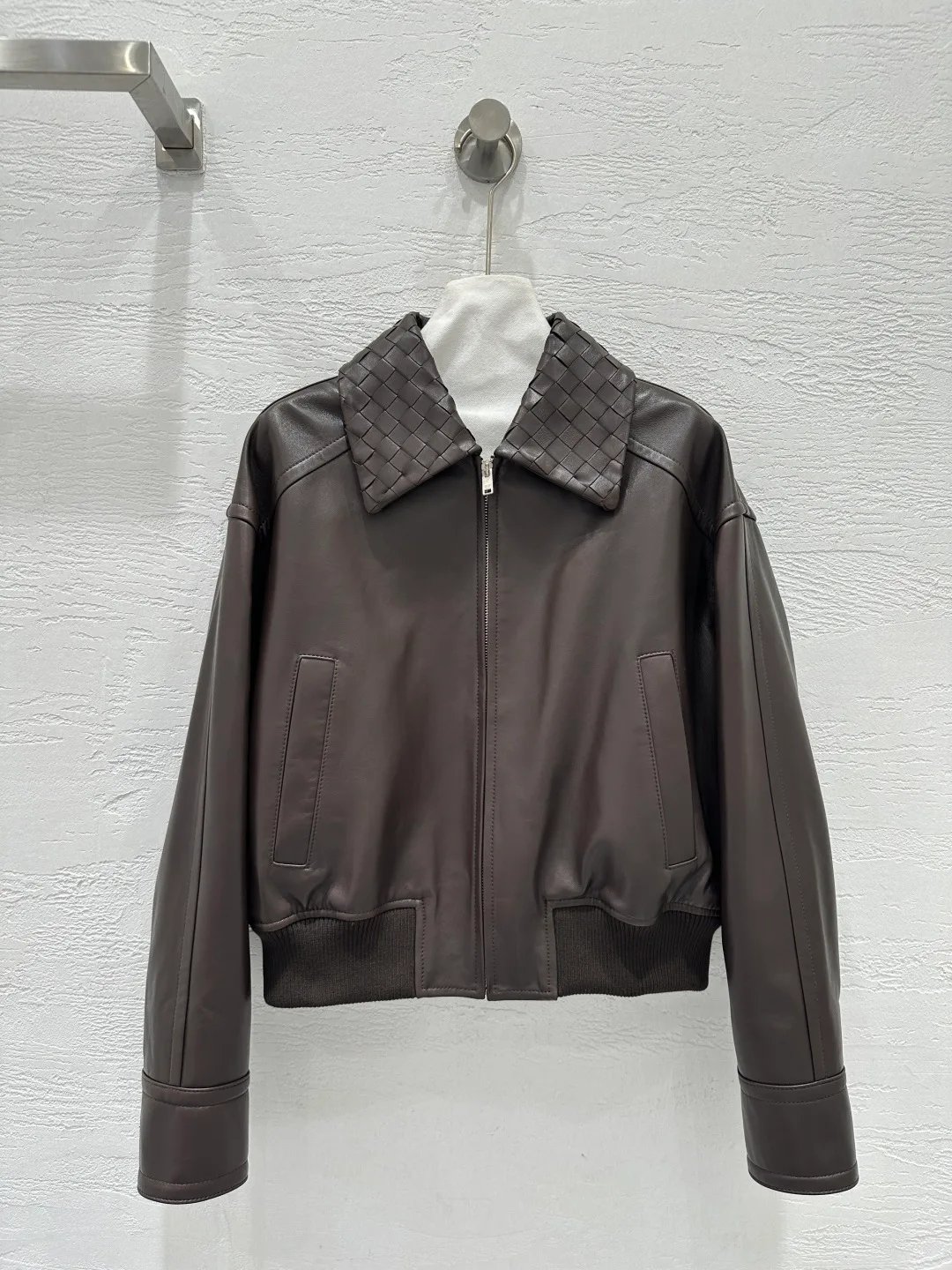 Кожаные Куртки И Дублёнки Женские Bottega Veneta 11950929