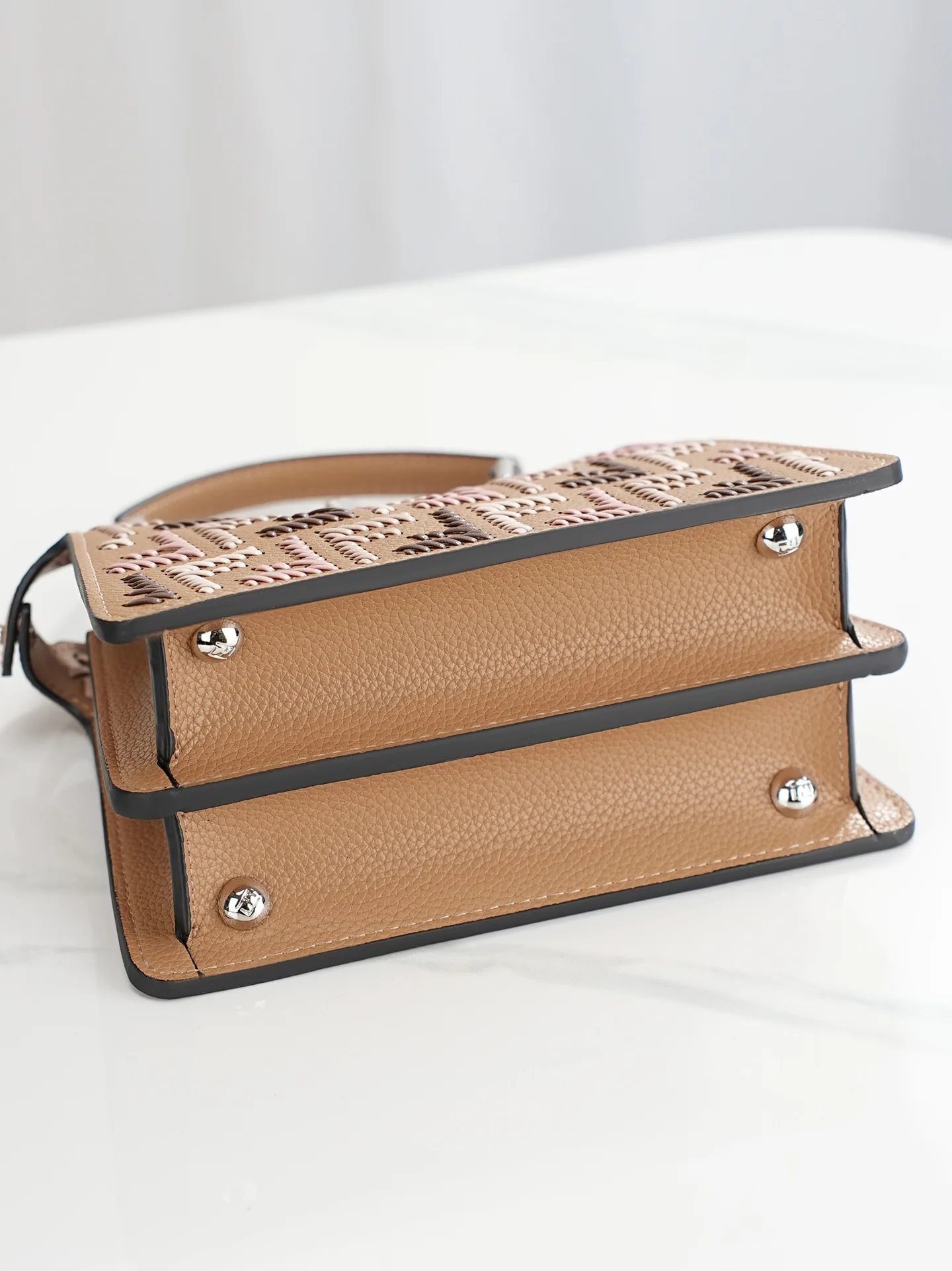 Классические Сумки Женские Fendi 18005124