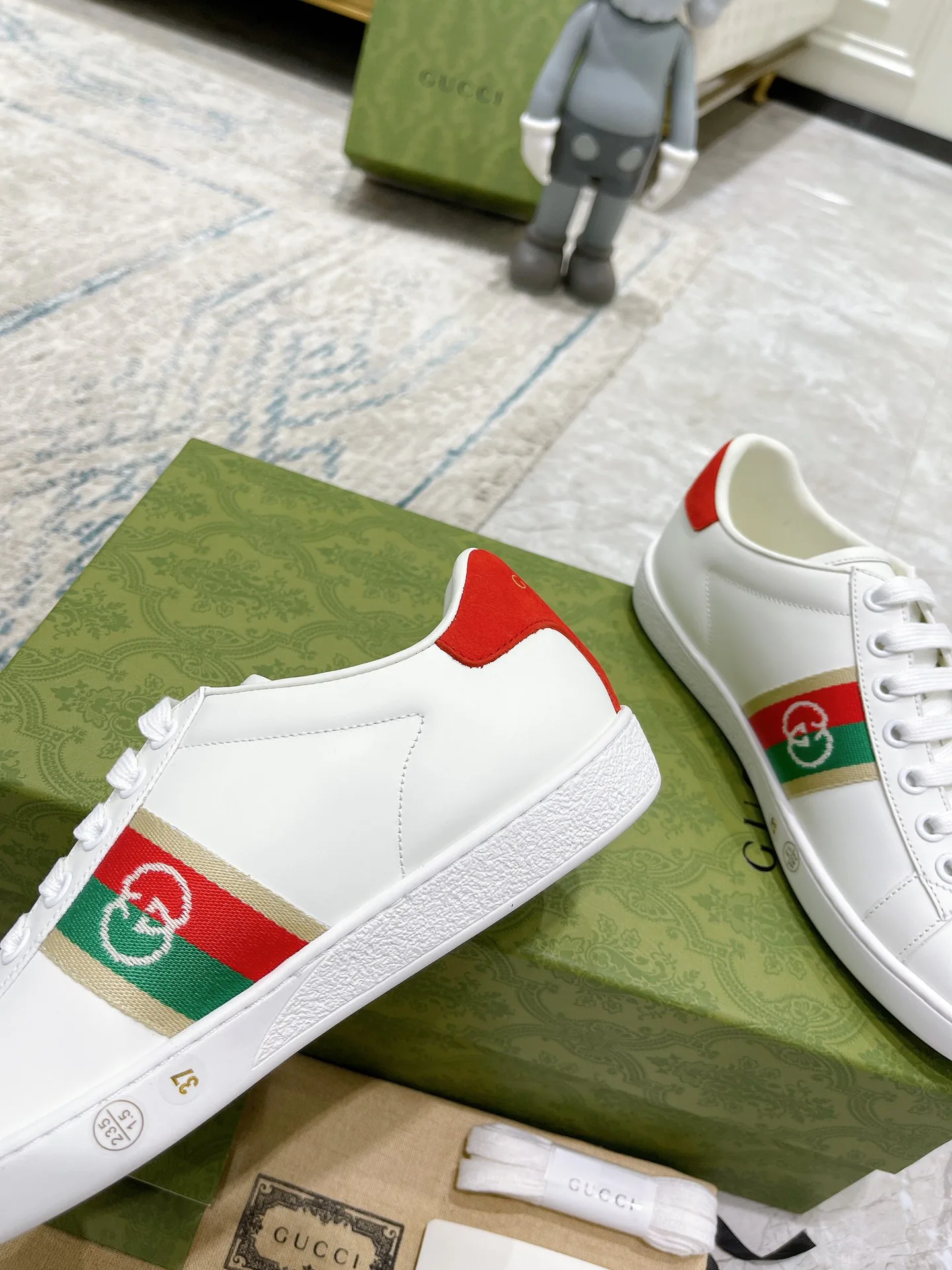 Кроссовки Женские Gucci 17620454