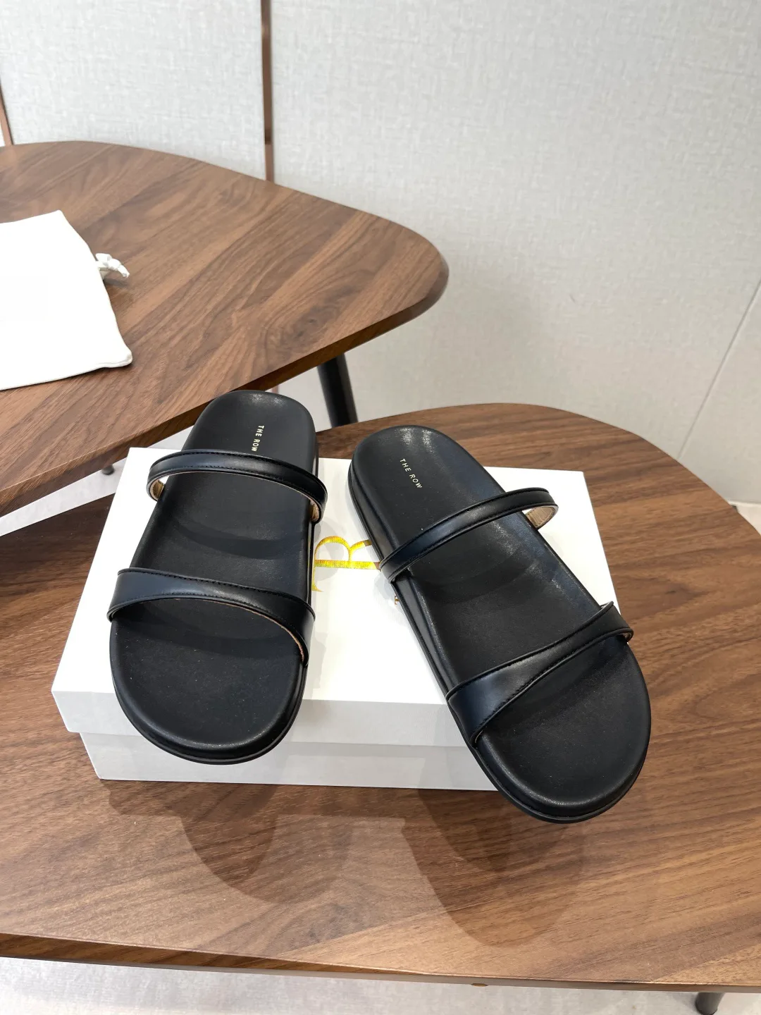 Шлепанцы Женские The Row 13075681