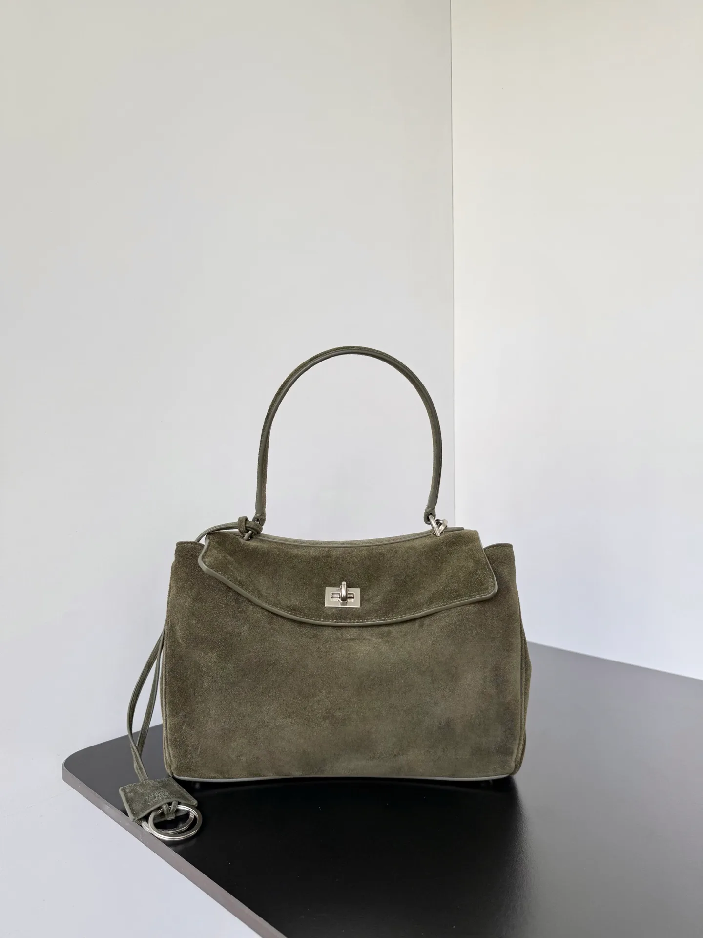 Классические Сумки Женские Balenciaga 11872198