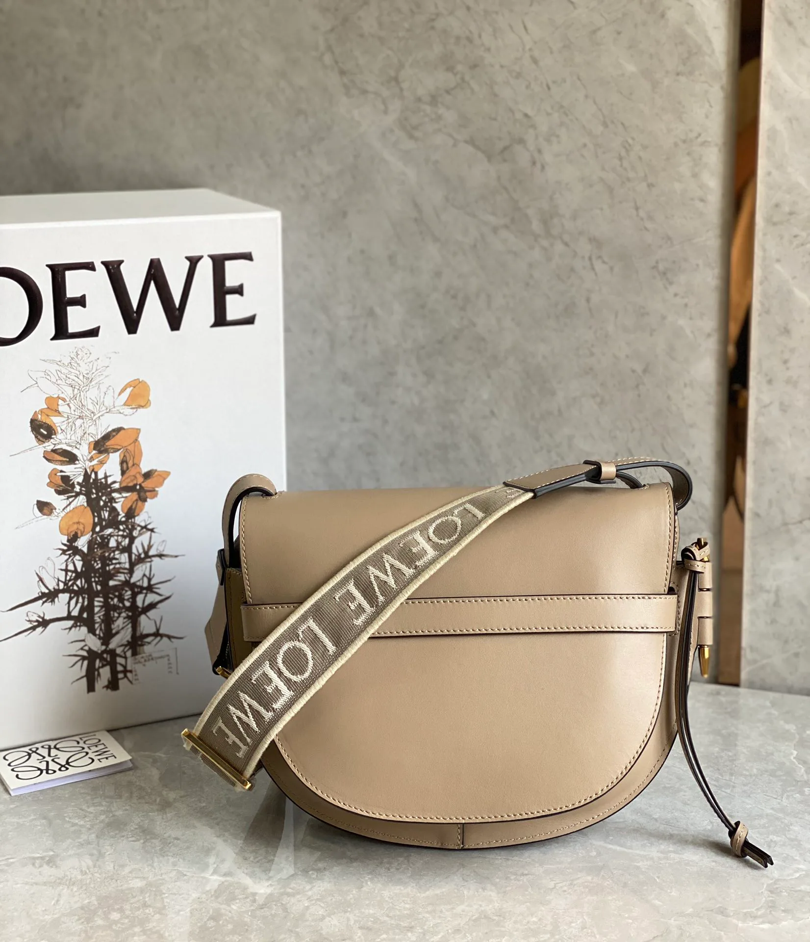 Сумки На Ремне Женские Loewe 11402891