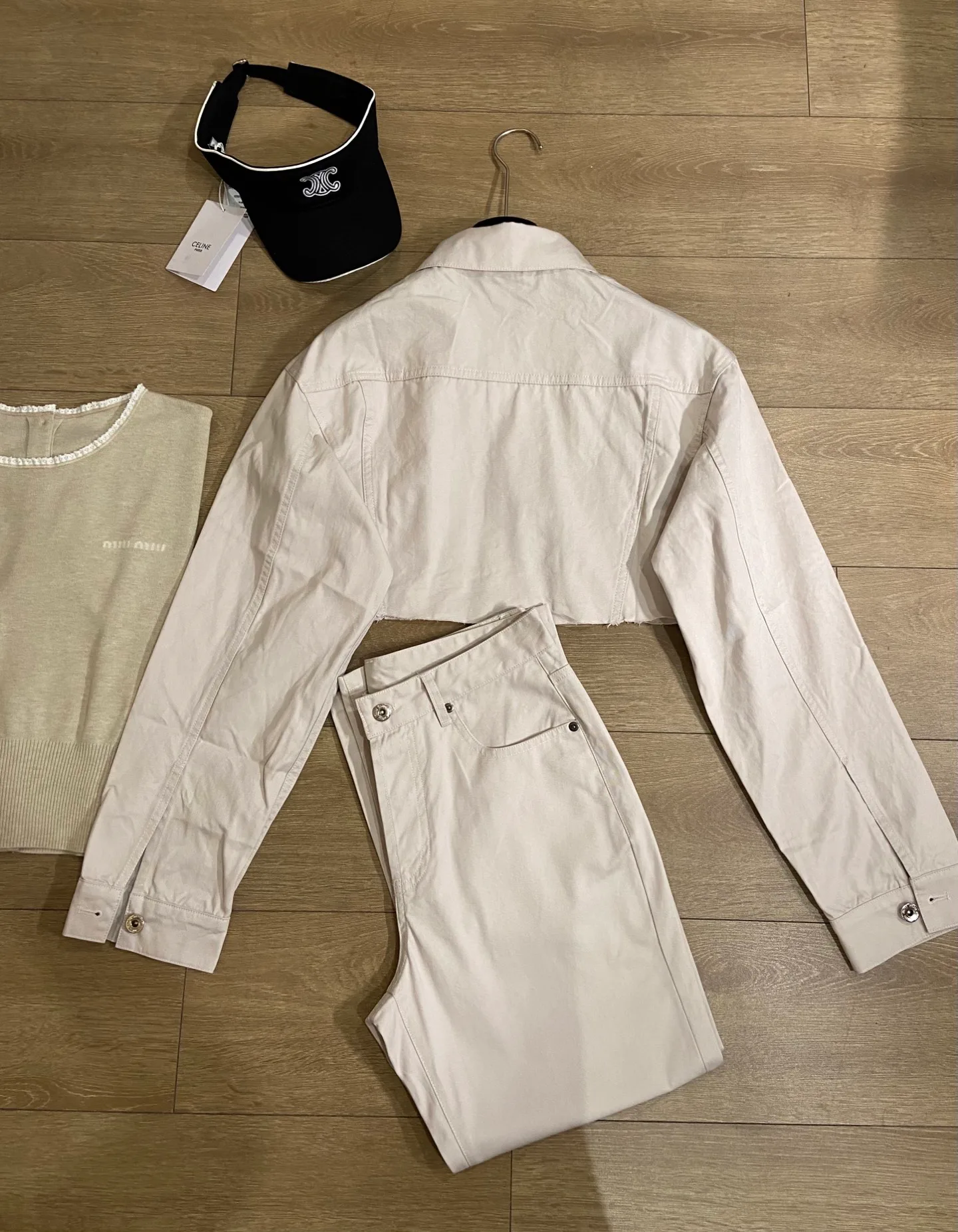 Куртки И Пуховики Женские Miu Miu 17687380