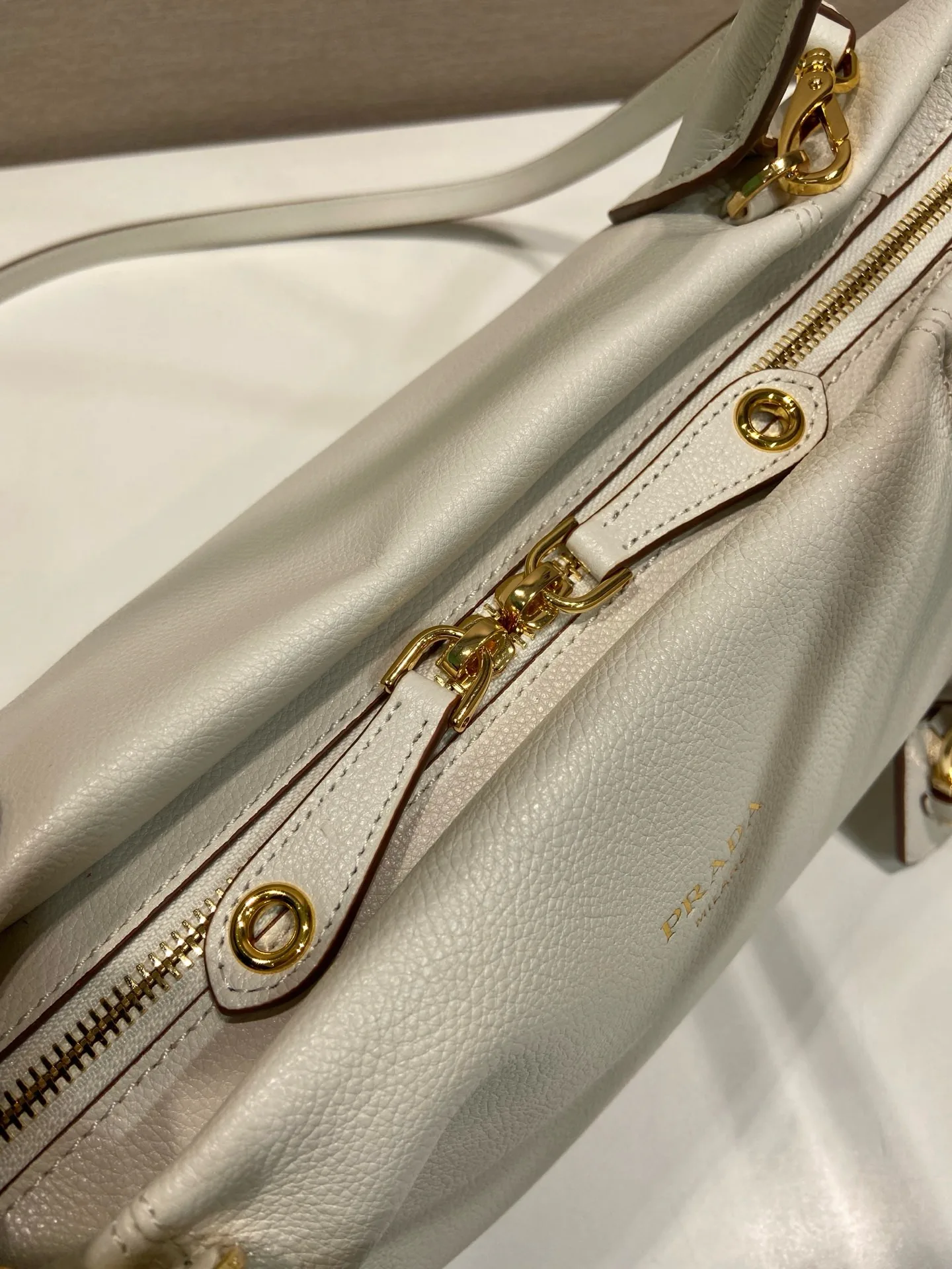 Классические Сумки Женские Prada 16970635