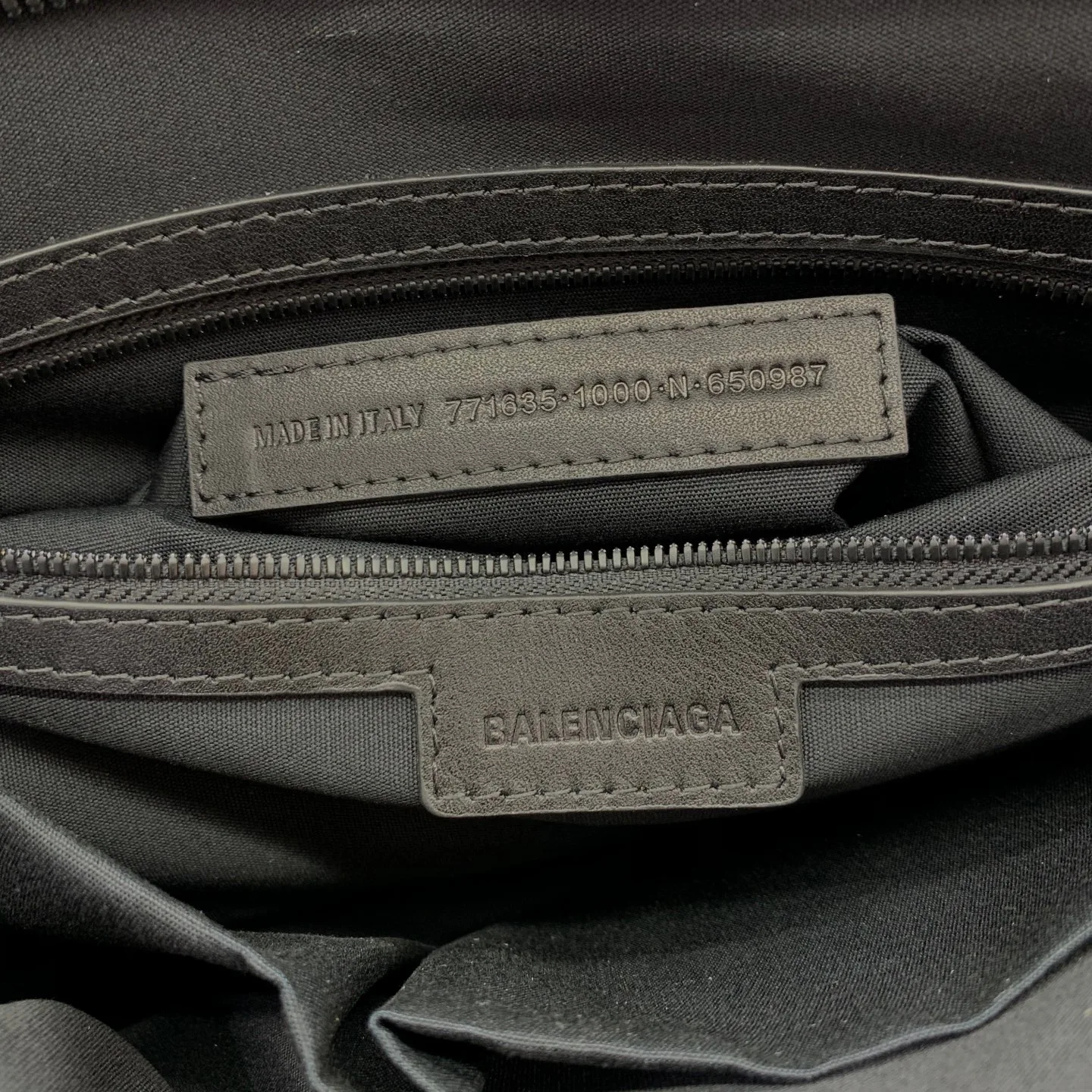 Классические Сумки Женские Balenciaga 18135892