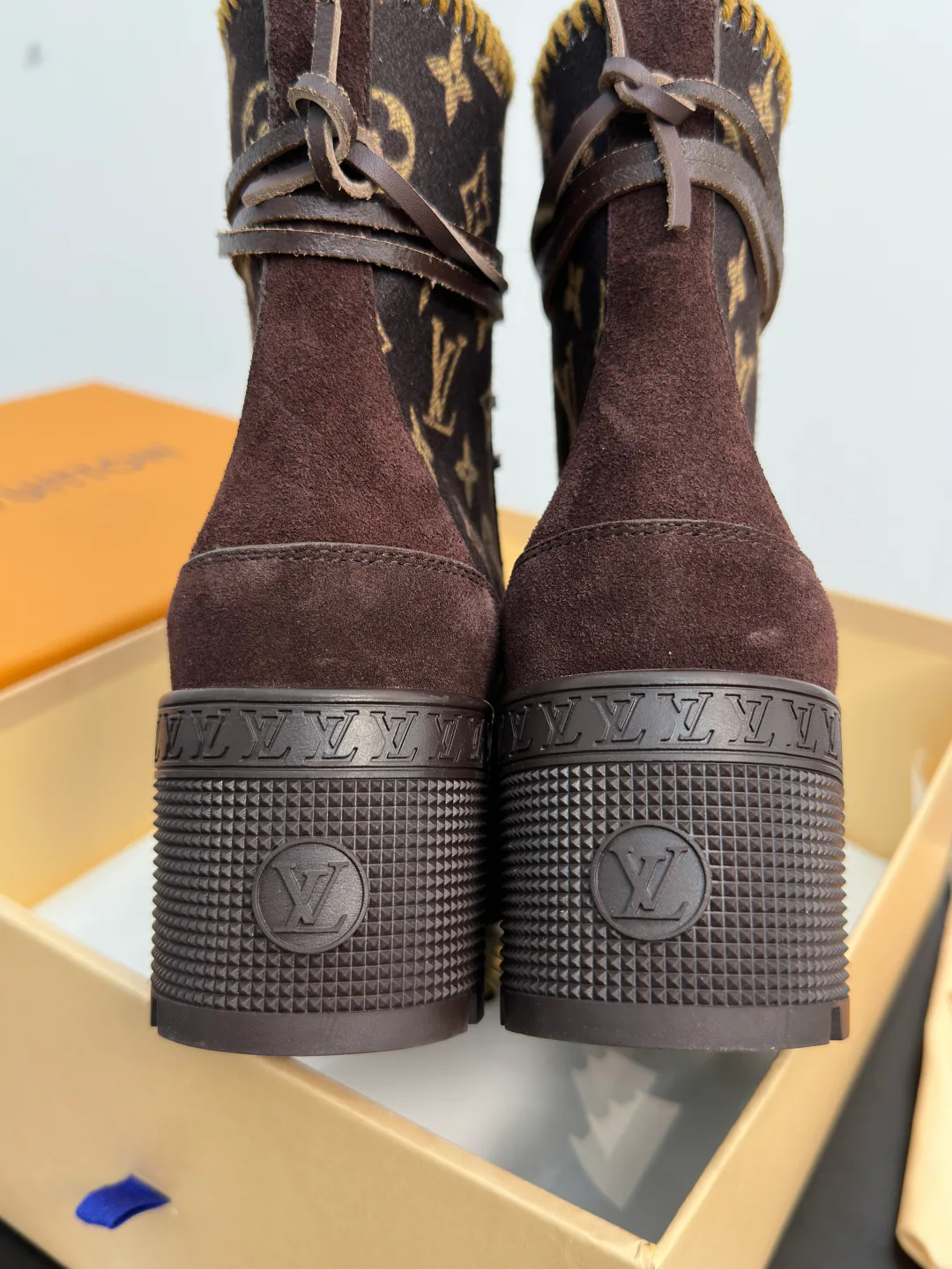 Ботинки Женские Louis Vuitton 18741624
