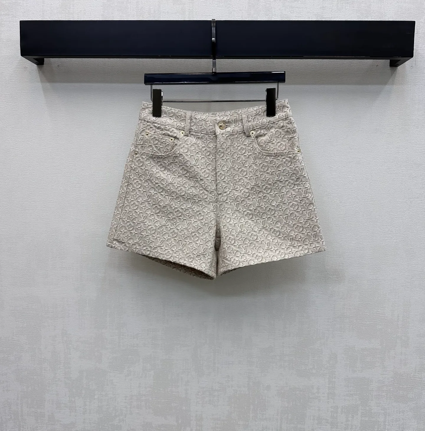 Шорты Женские Louis Vuitton 11910691