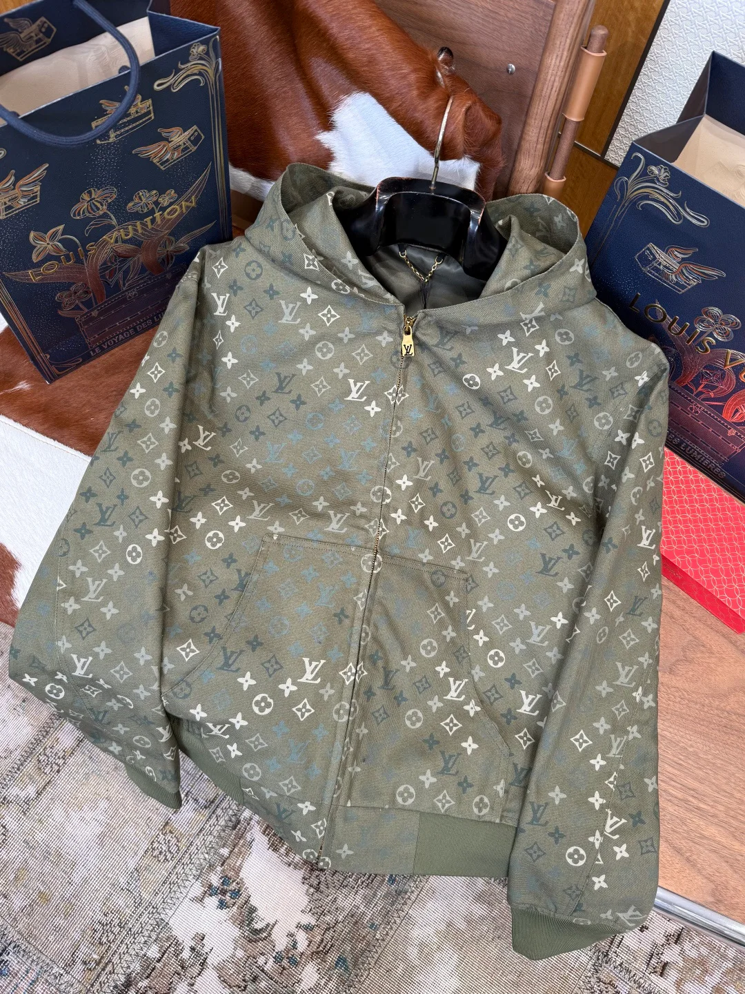Куртки И Пуховики Мужские Louis Vuitton 5877487