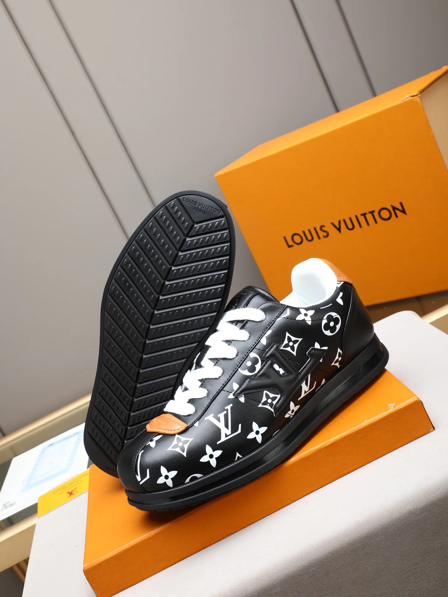 Кроссовки Мужские Louis Vuitton 11490455