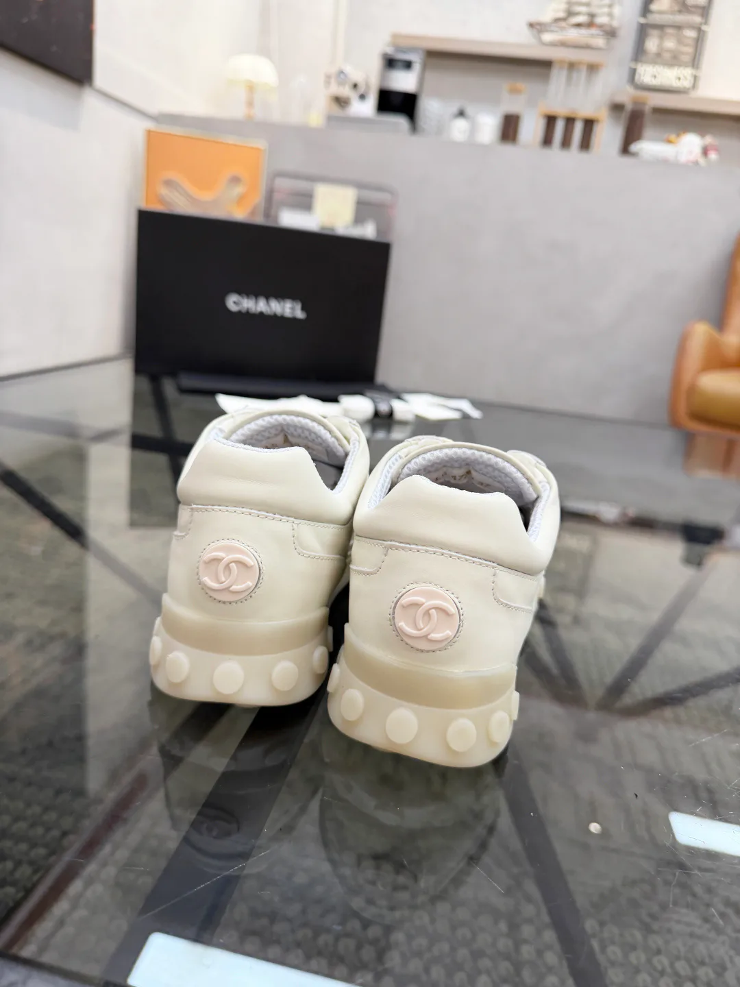 Кроссовки Женские Chanel 19010937