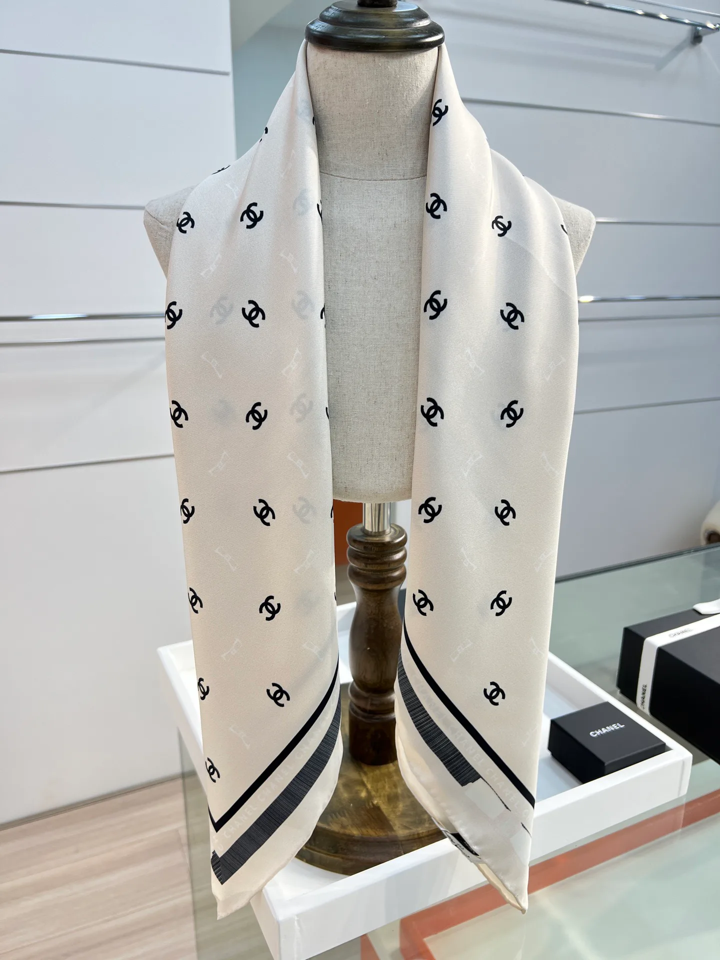 Платки Chanel 11445288