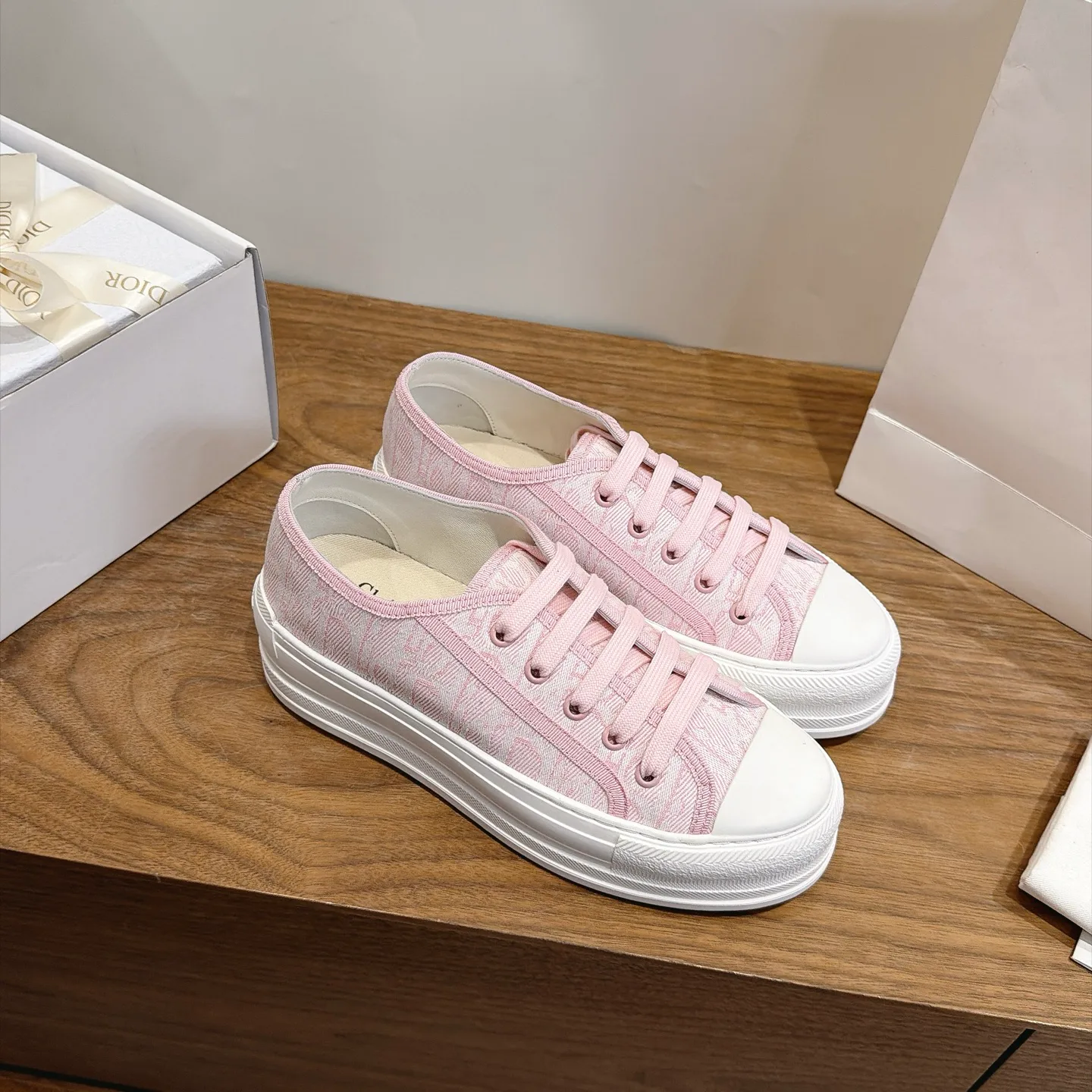 Кроссовки Женские Christian Dior 18034457