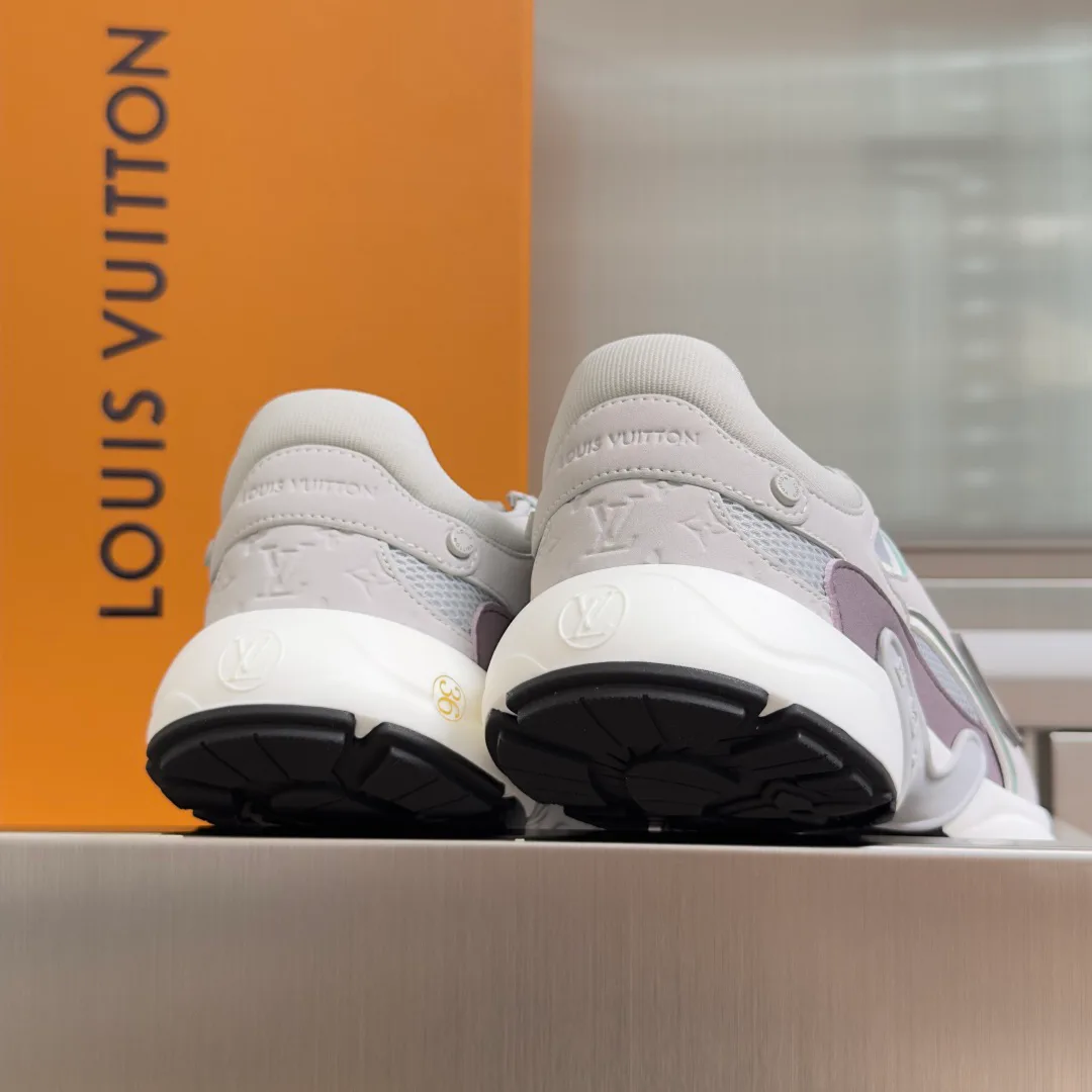 Кроссовки Женские Louis Vuitton 11646822