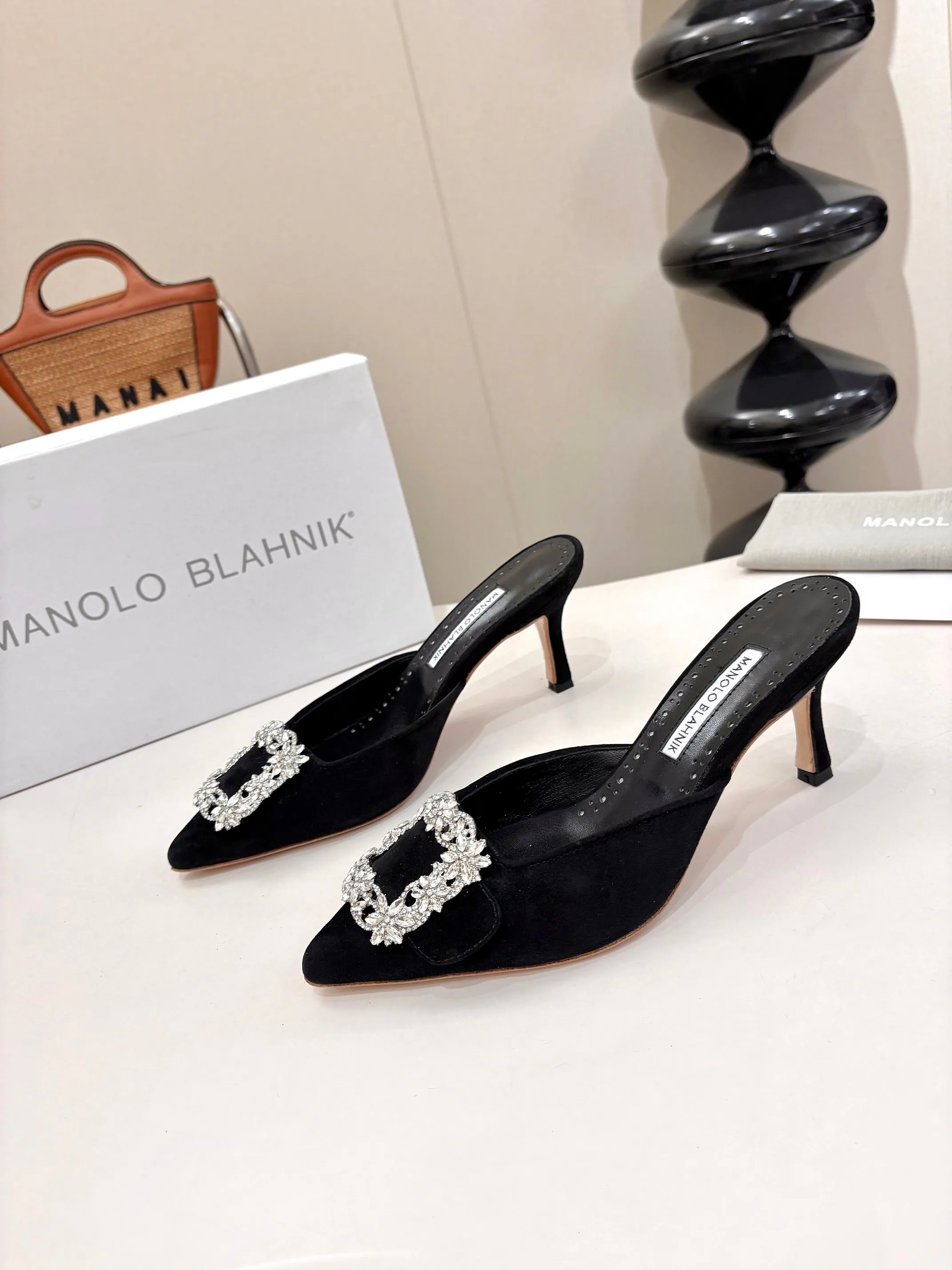 Туфли Женские Manolo Blahnik 17100599