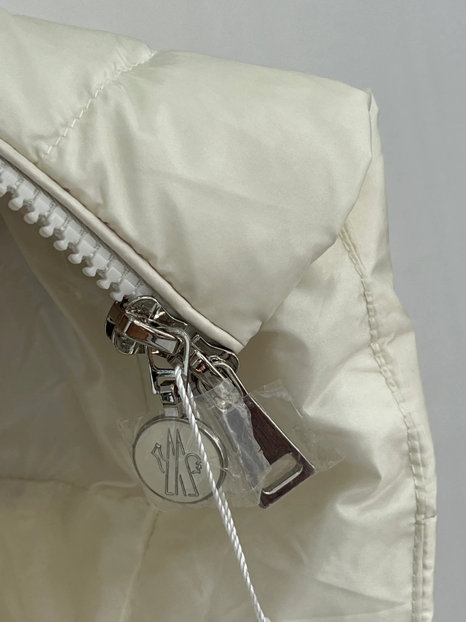 Куртки И Пуховики Женские Moncler 18416267