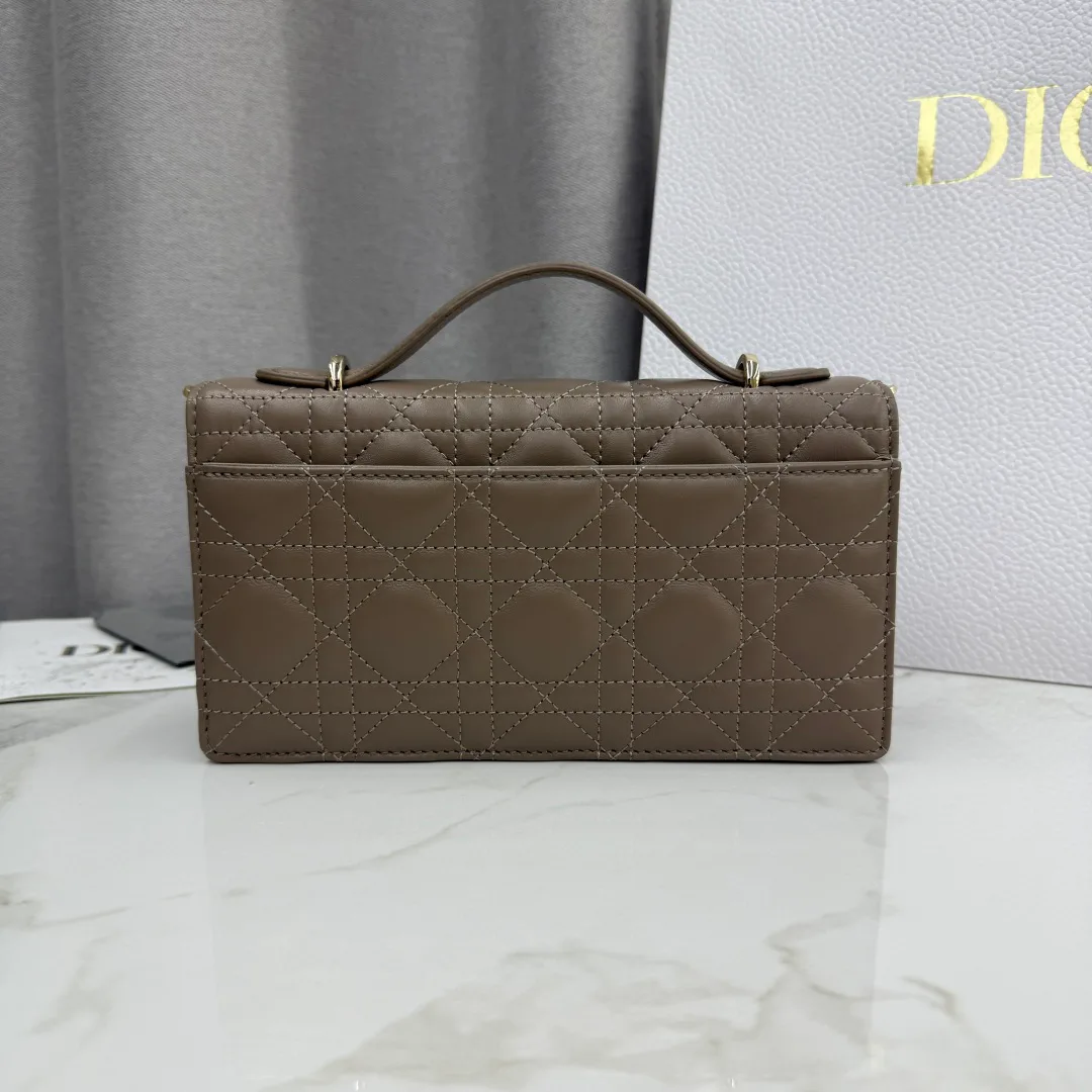 Классические Сумки Женские Christian Dior 12594765