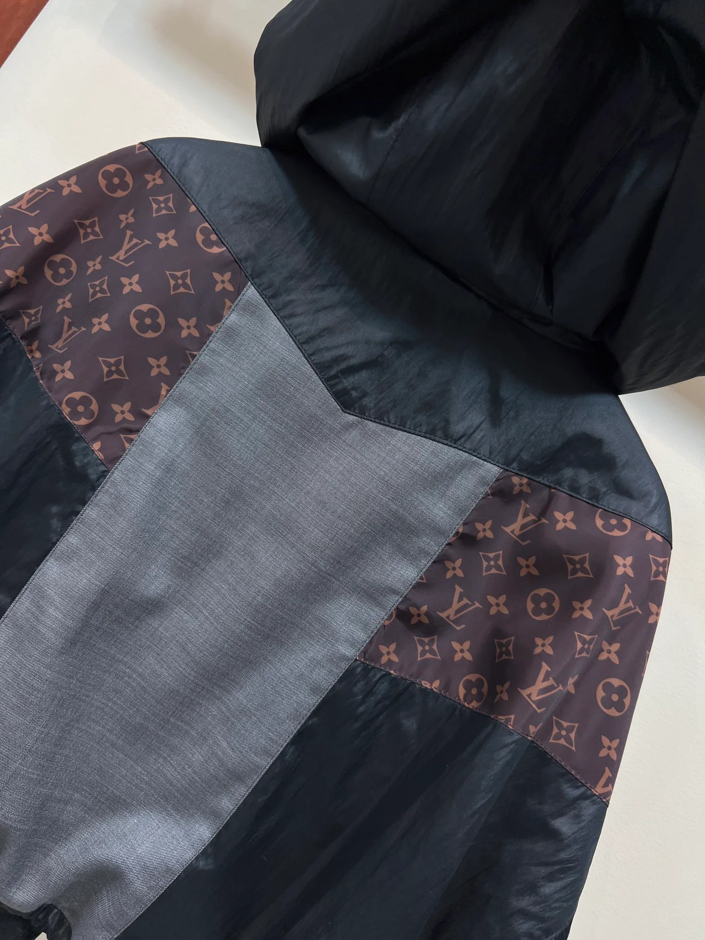 Куртки И Пуховики Женские Louis Vuitton 1886794