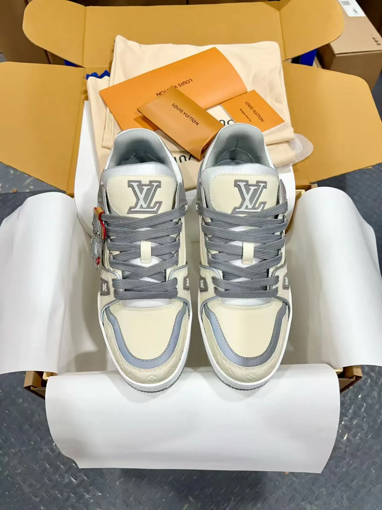 Кроссовки Мужские Louis Vuitton 18170754